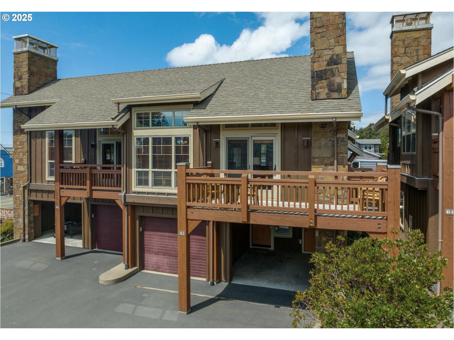 132 E SURFCREST AVE