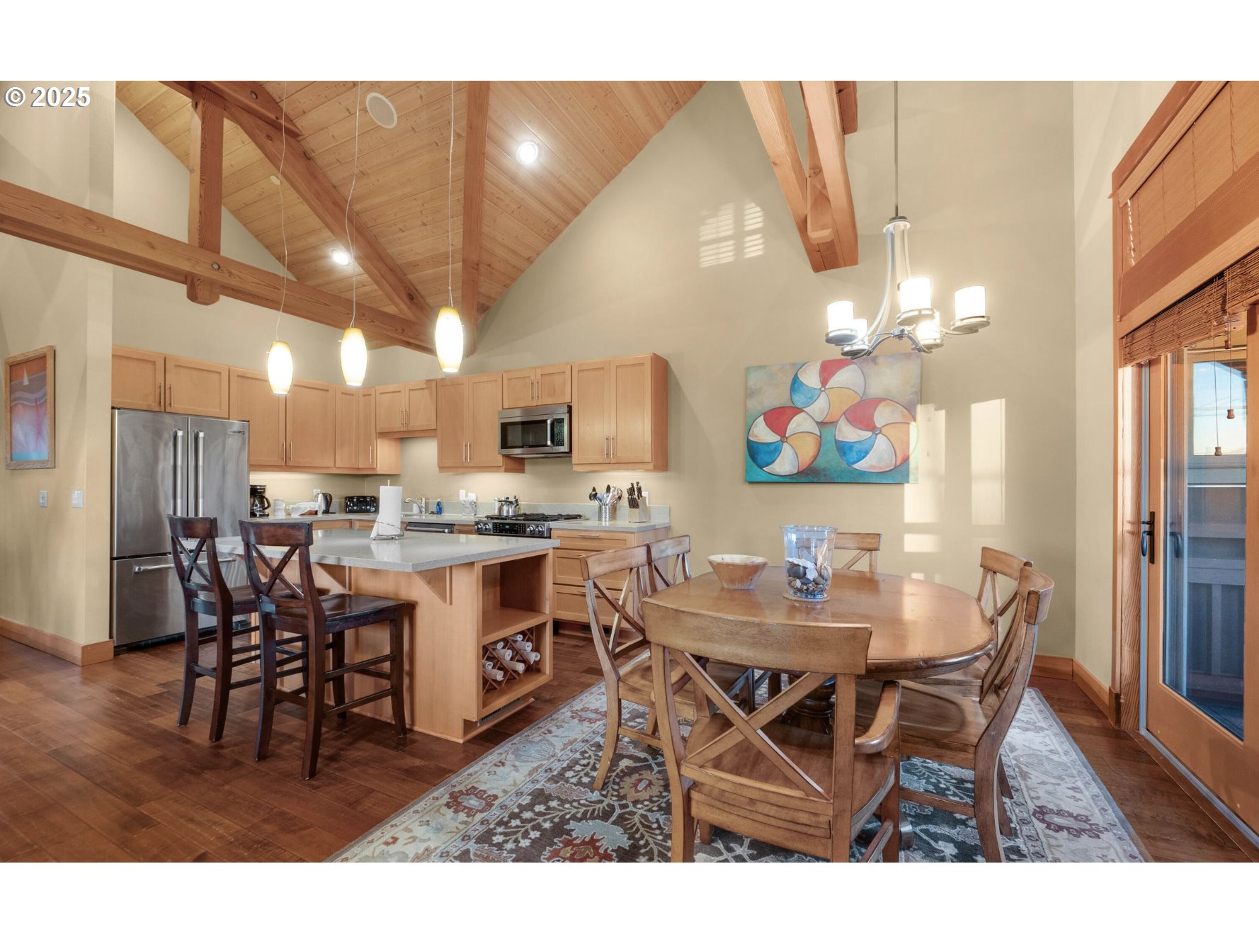 132 E SURFCREST AVE