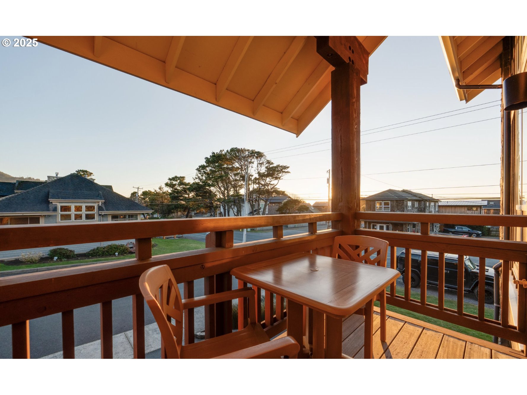 132 E SURFCREST AVE