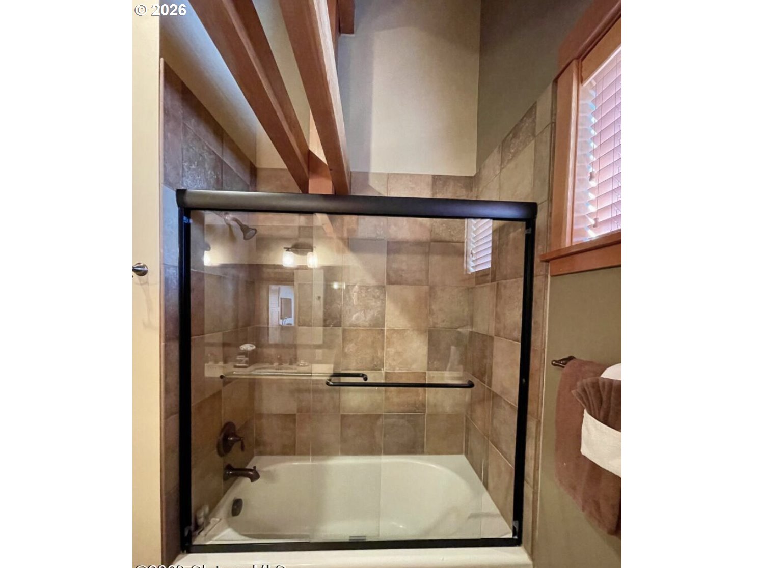 132 E SURFCREST AVE B2-B