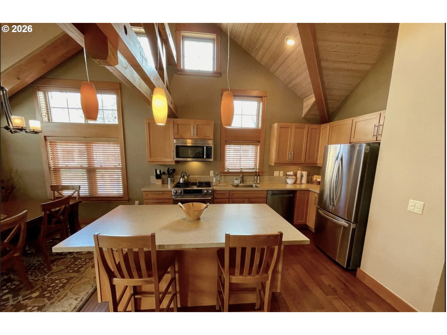 132 E SURFCREST AVE B2-B