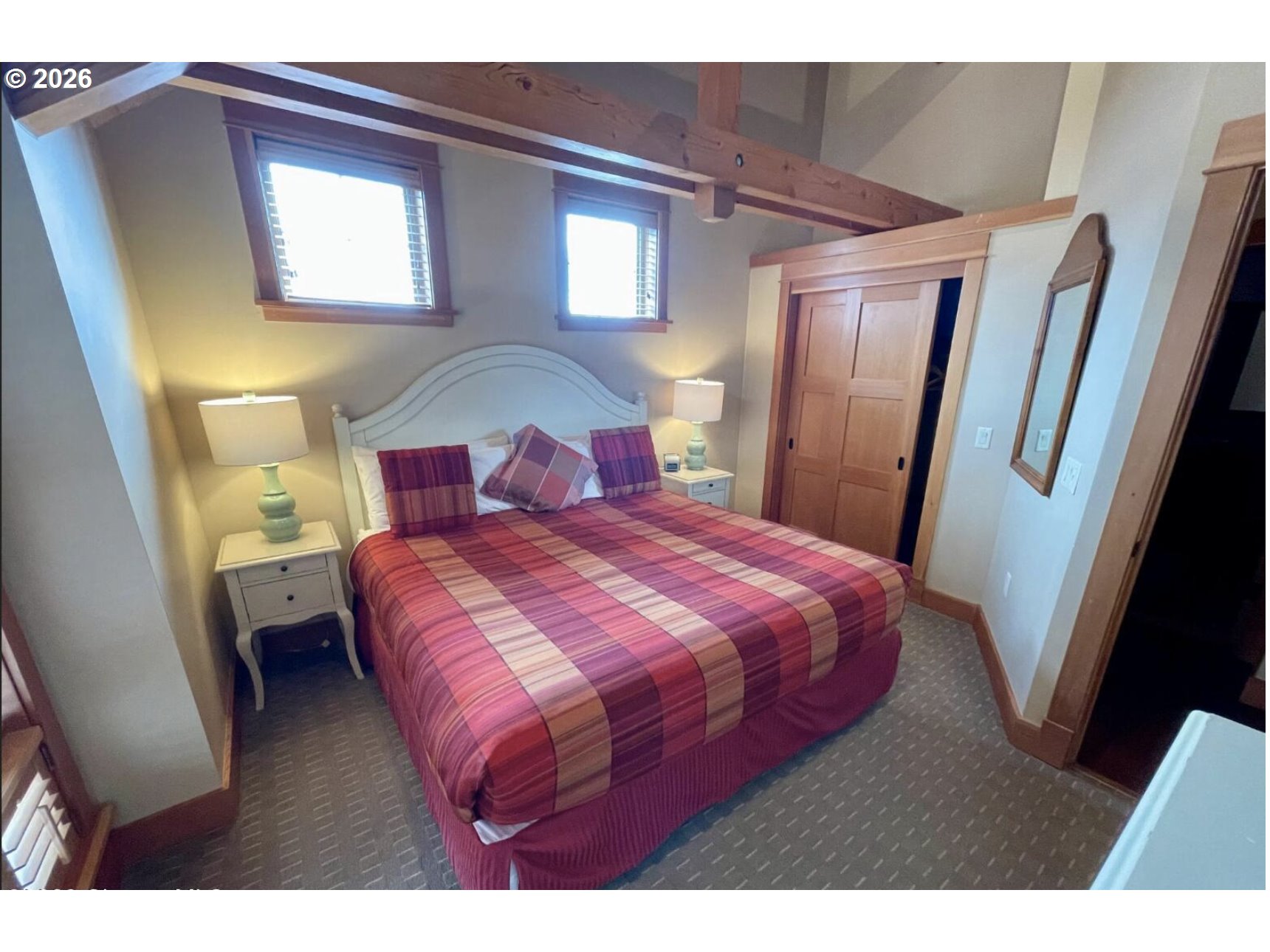 132 E SURFCREST AVE B2-B