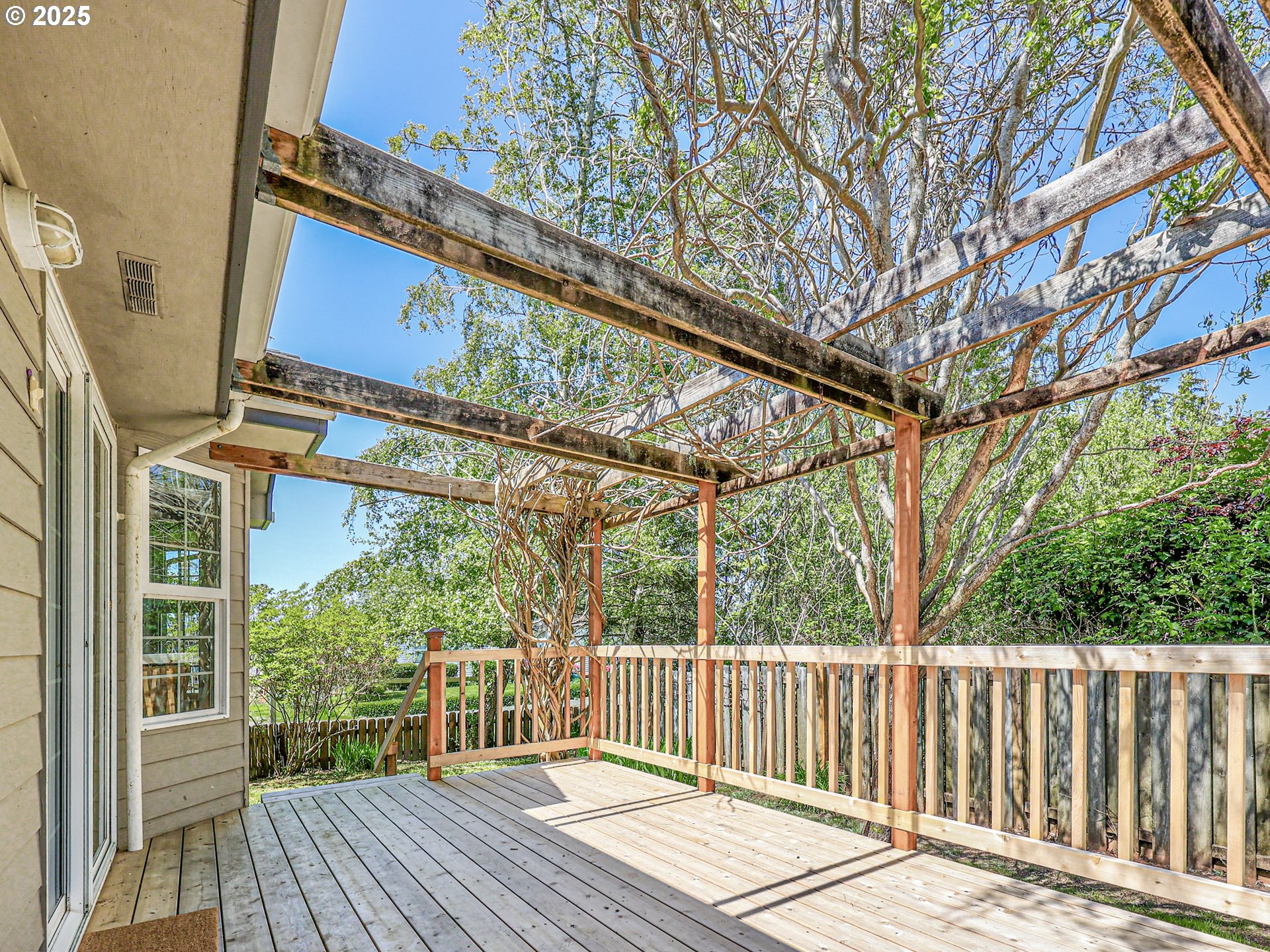 1700 HUCKLEBERRY DR
