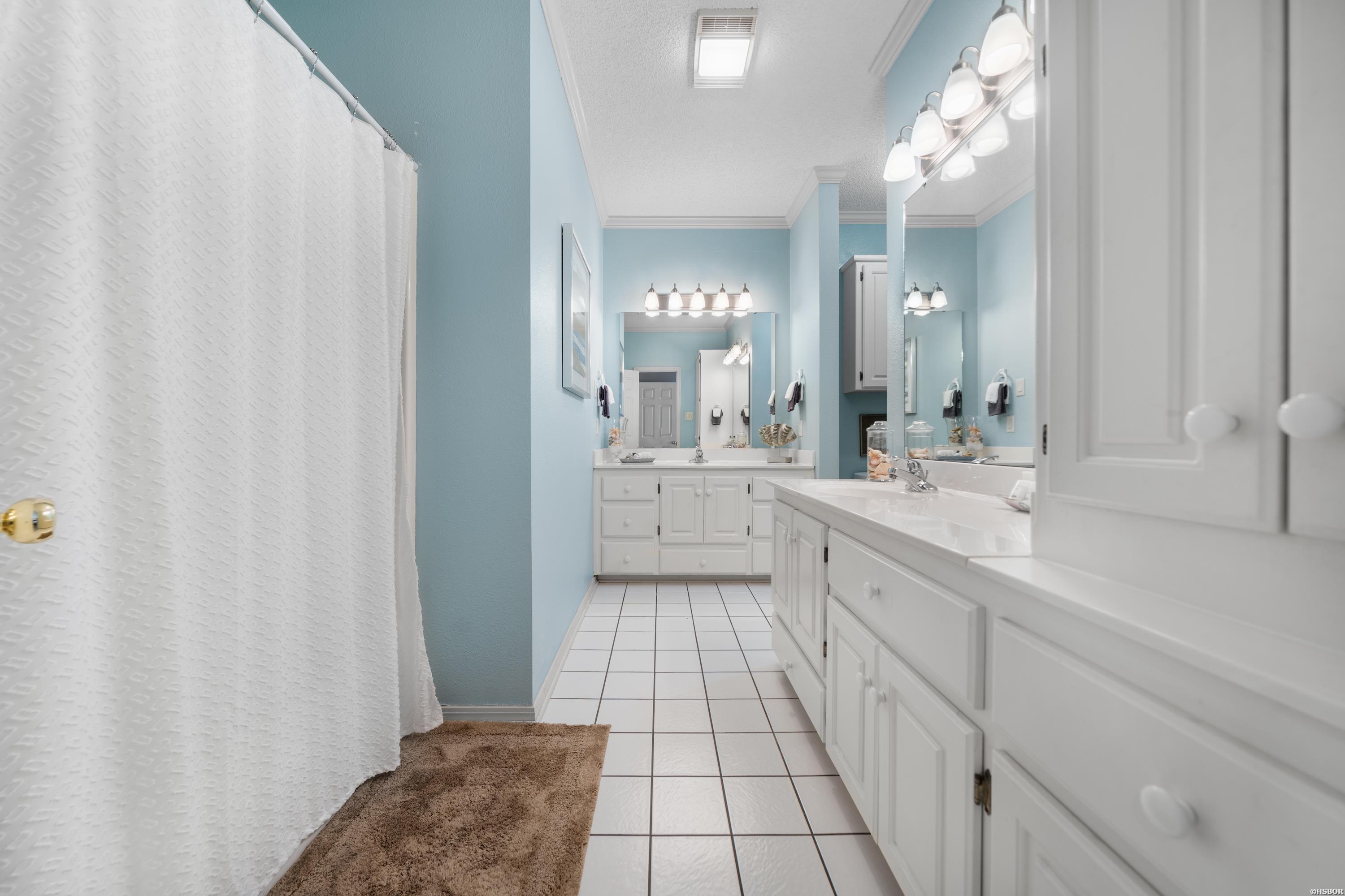 400 FARR SHORES Unit: 13C