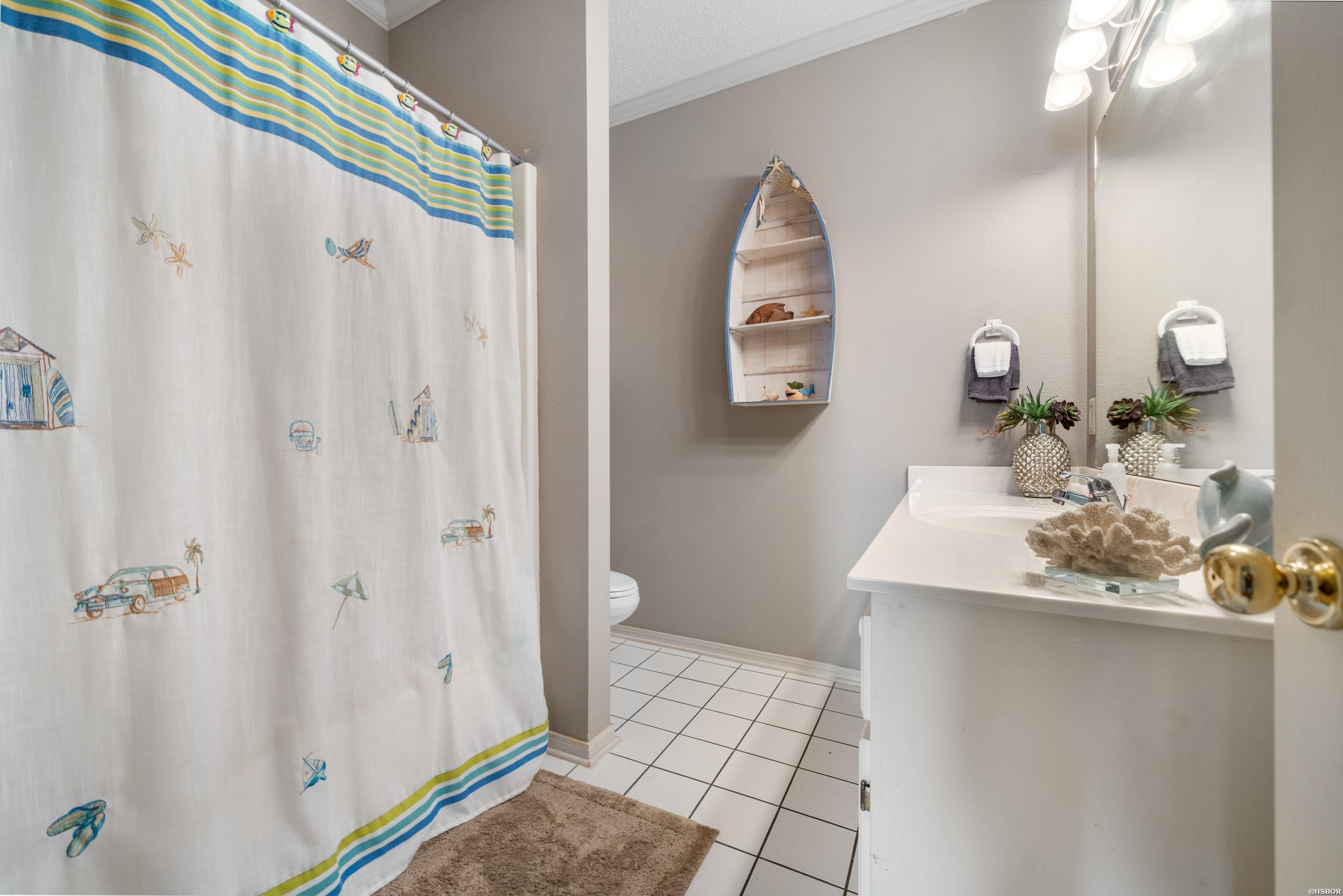 400 FARR SHORES Unit: 13C