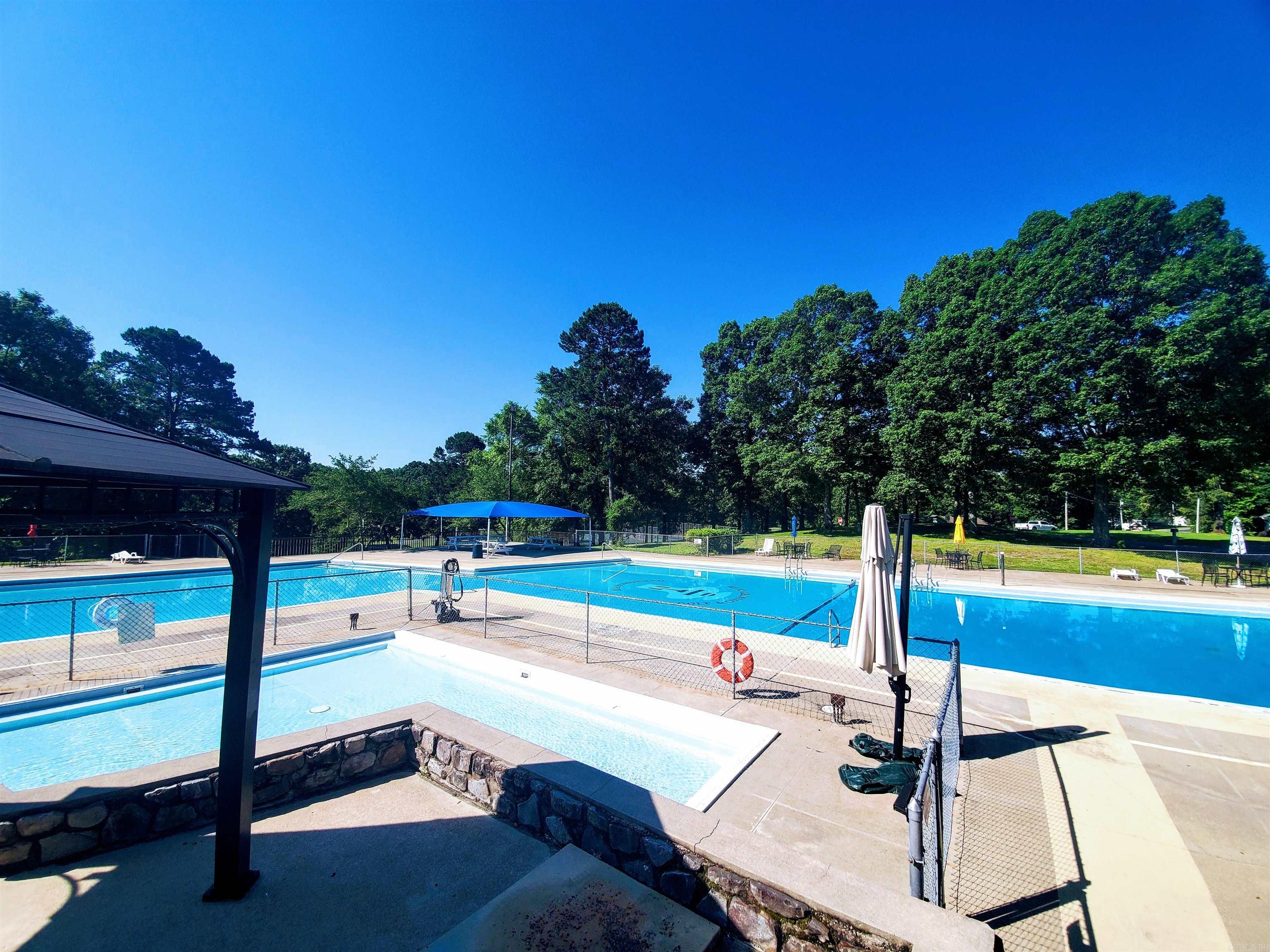 000 Greenbriar Court