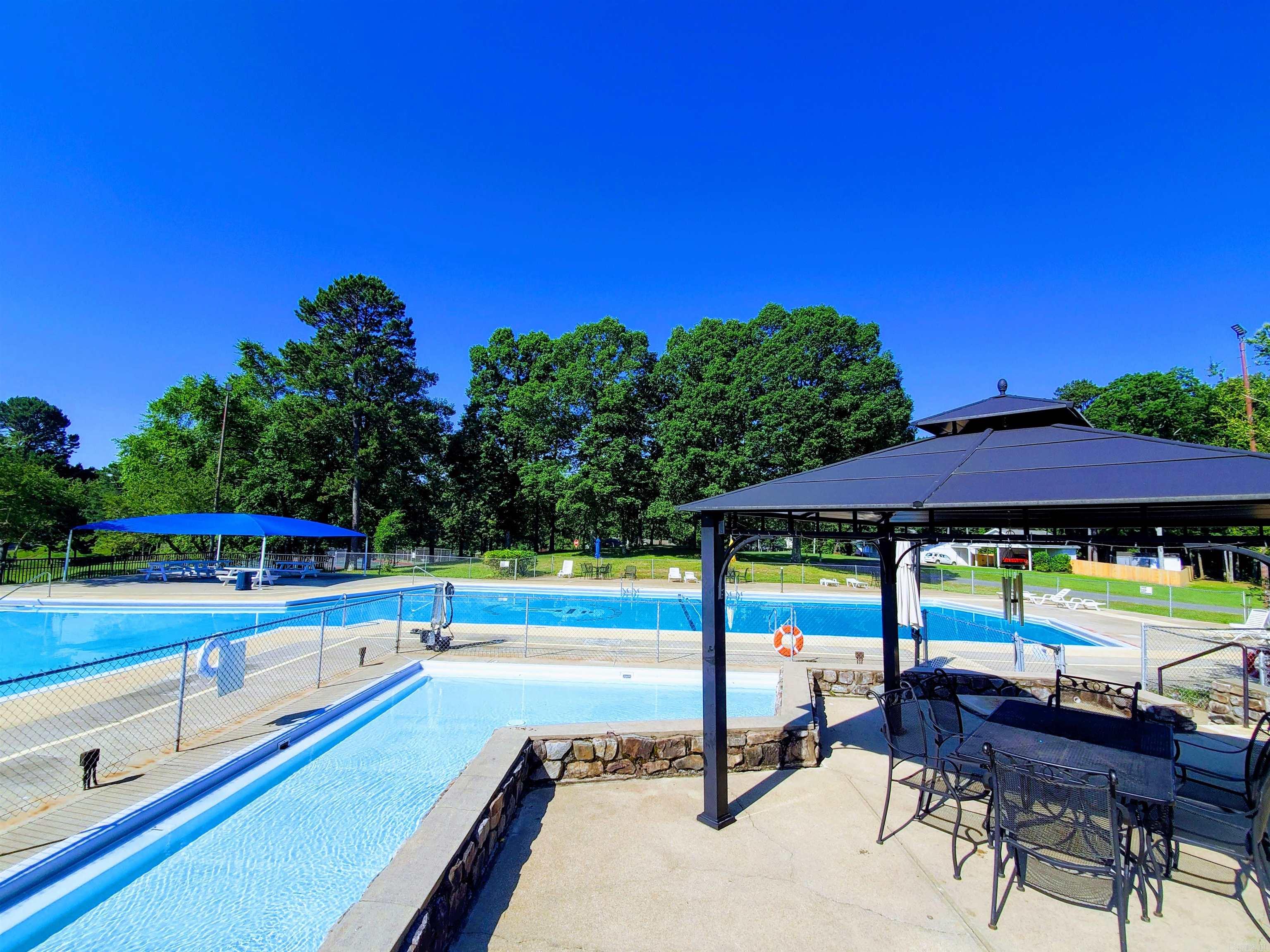 000 Greenbriar Court