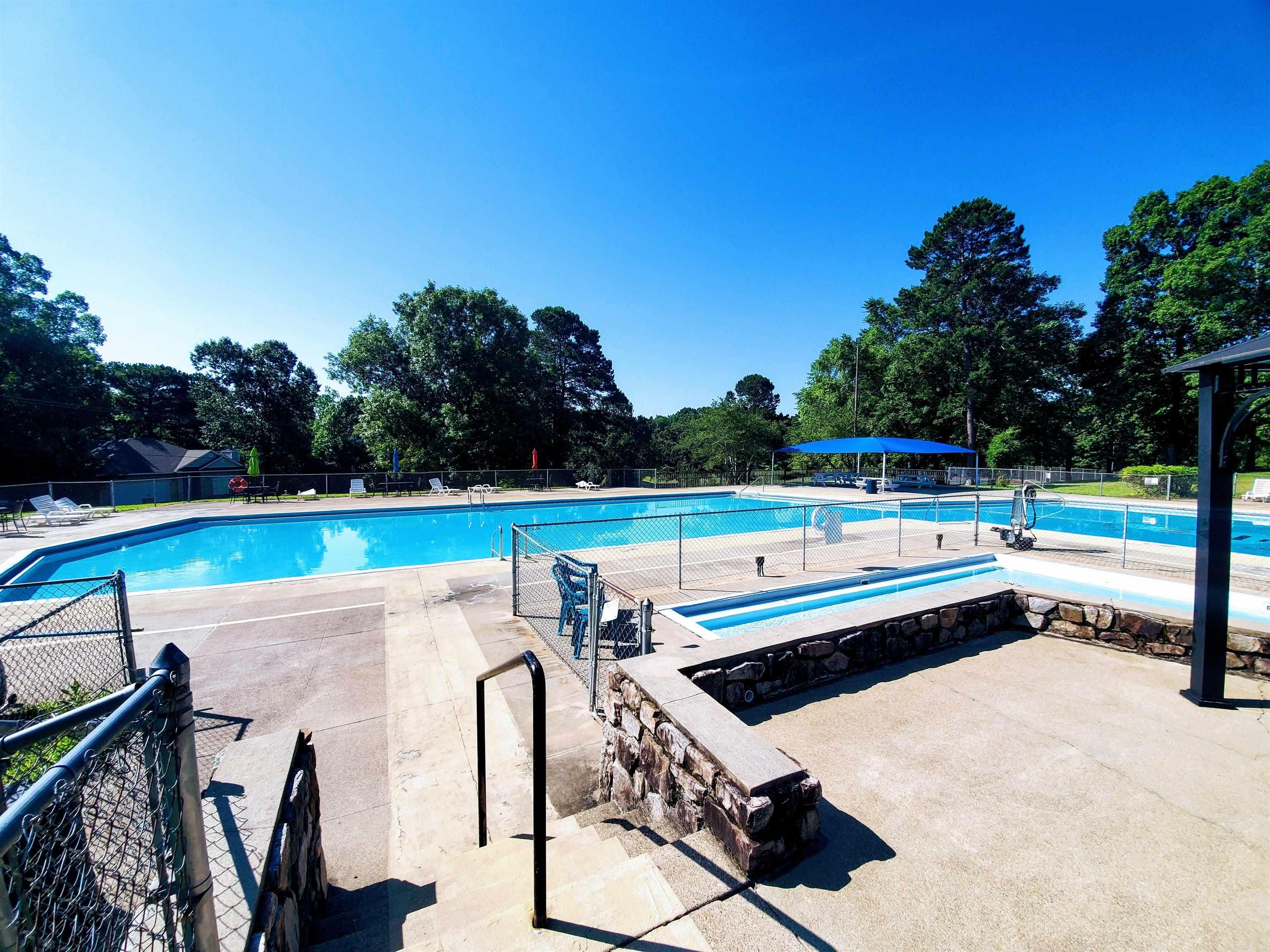 000 Greenbriar Court