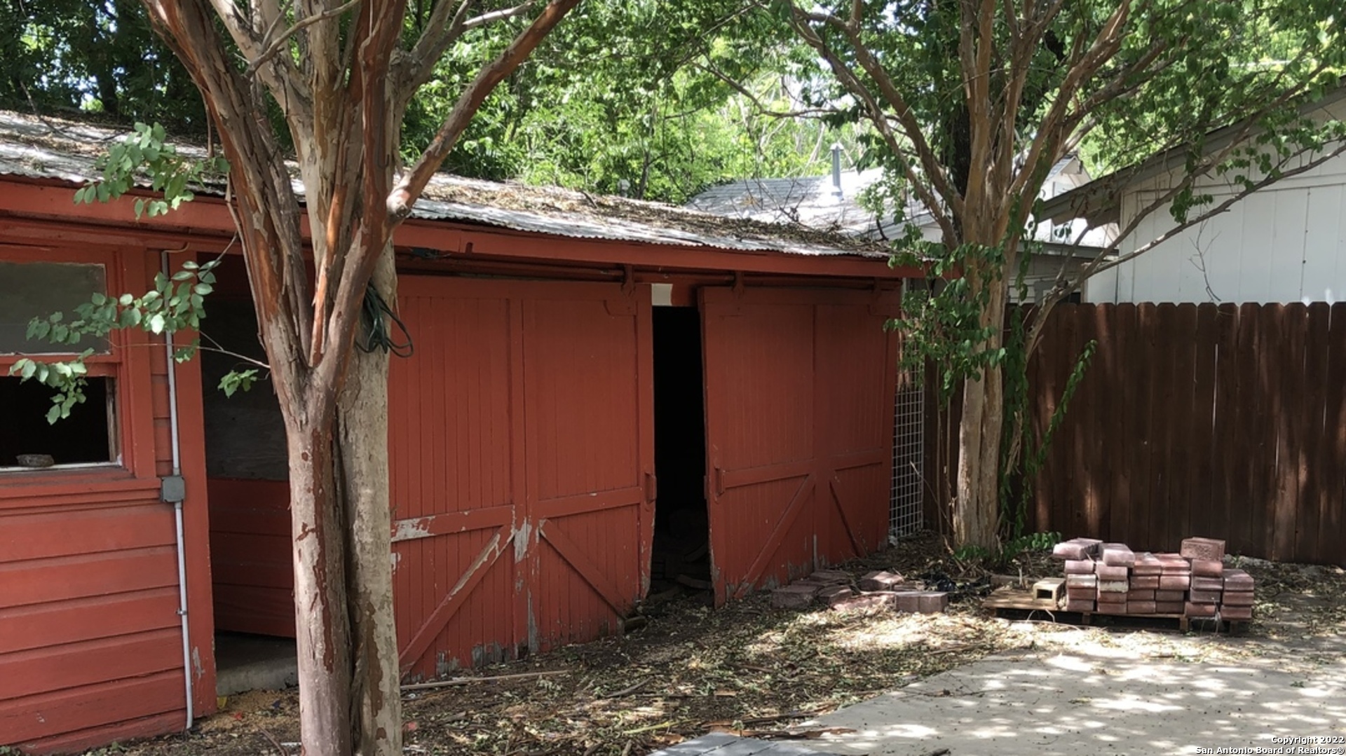 2305 SACRAMENTO