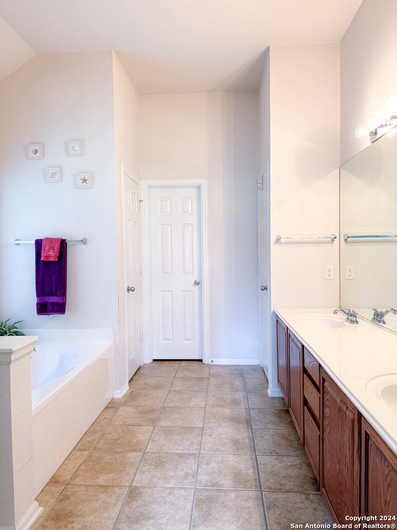 10615 CANYON RIV