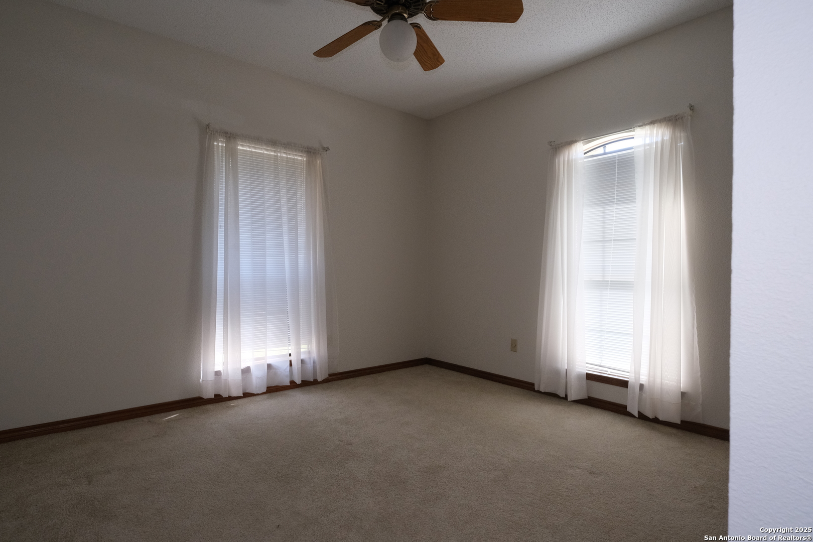 8903 Shady Leaf