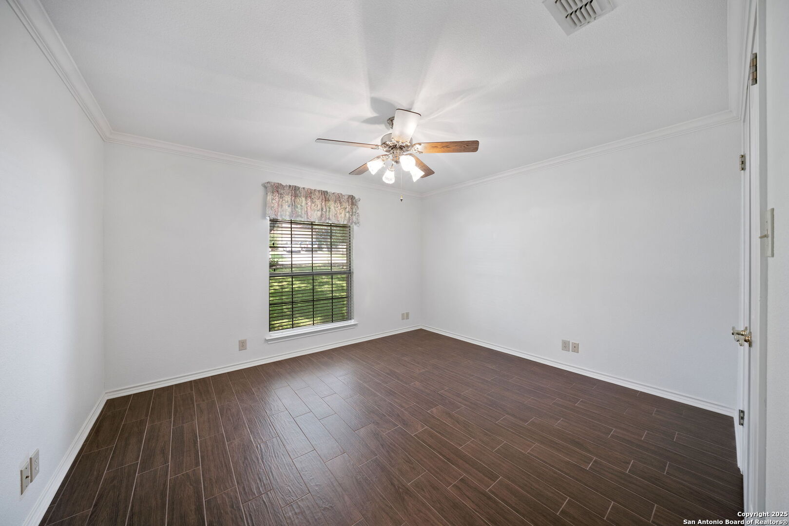 7310 Clear Rock