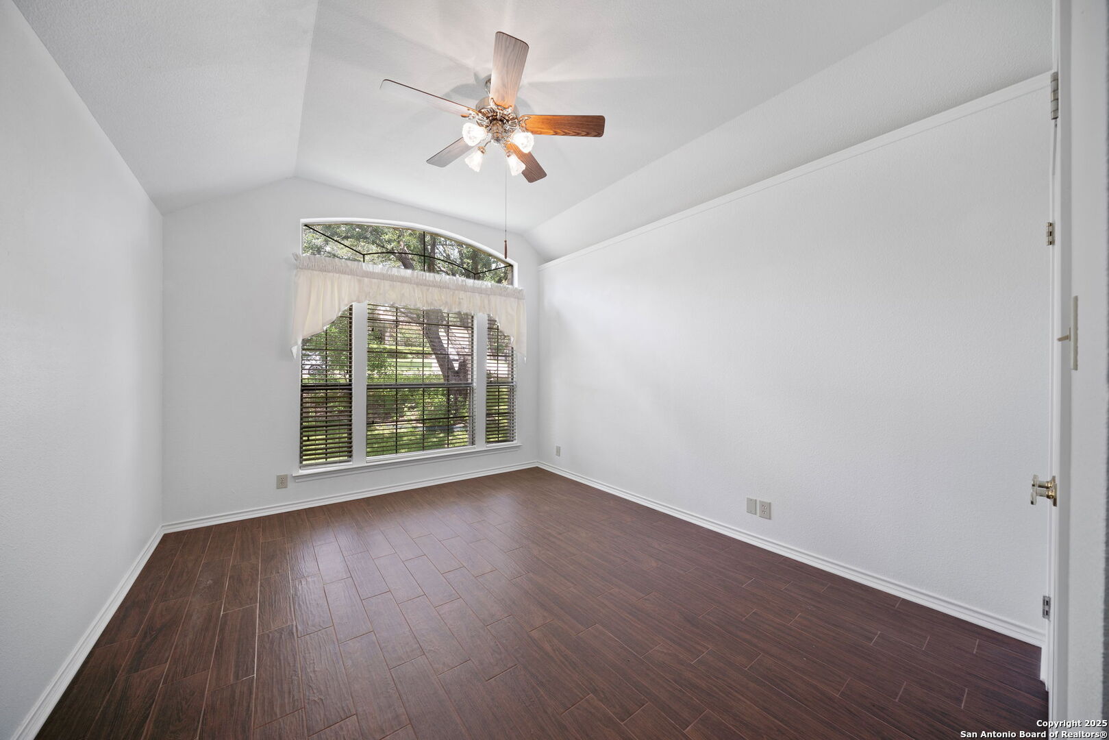 7310 Clear Rock