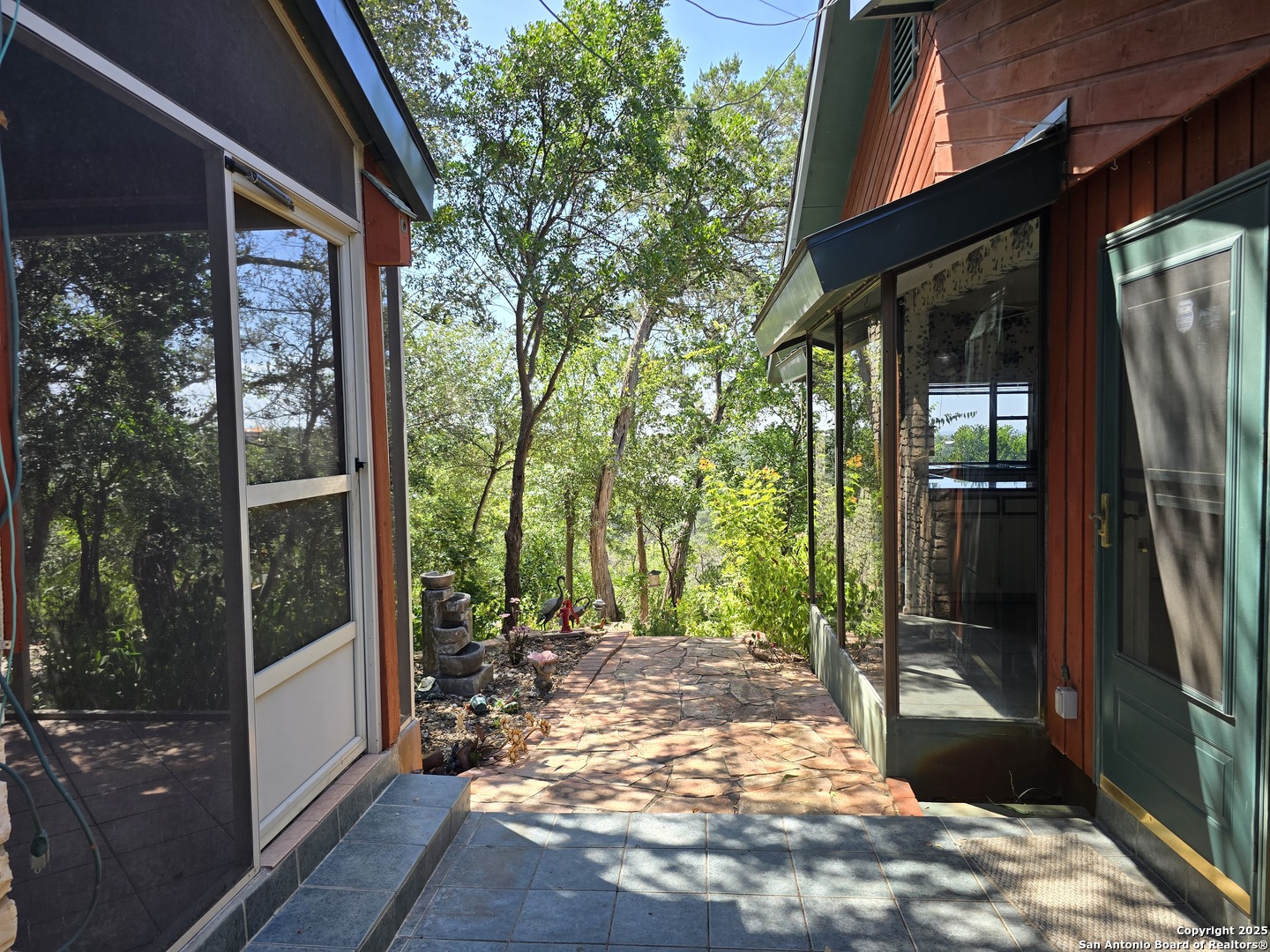 9840 Tower View