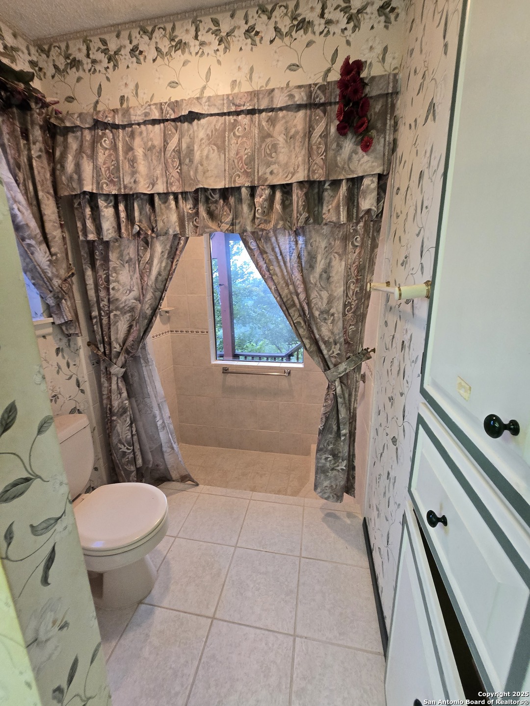 9840 Tower View