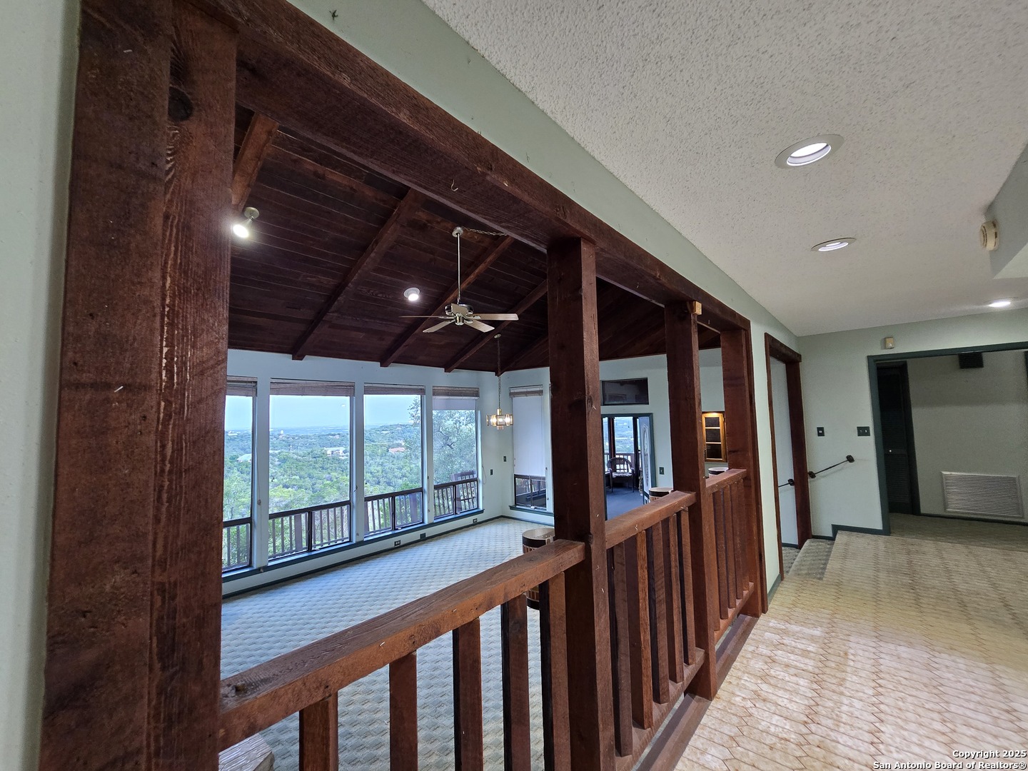 9840 Tower View