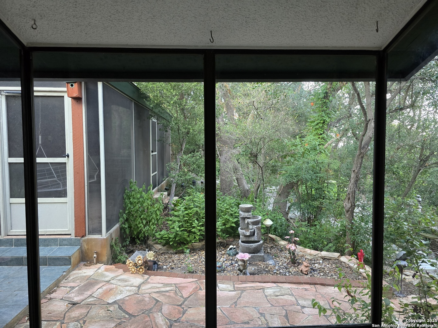 9840 Tower View