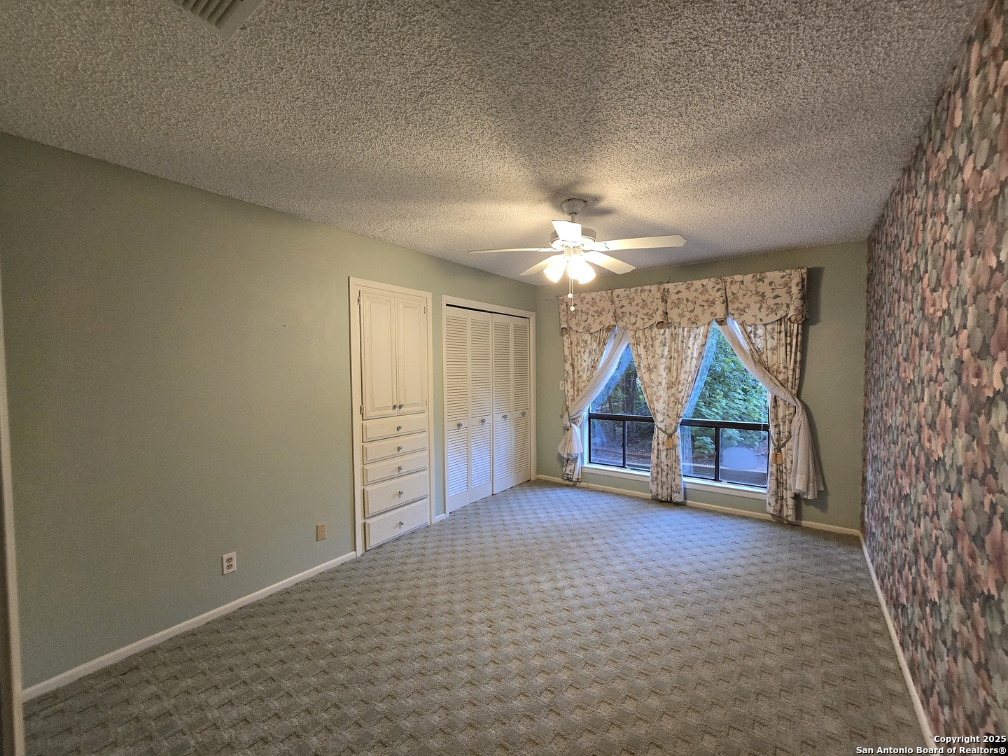 9840 Tower View