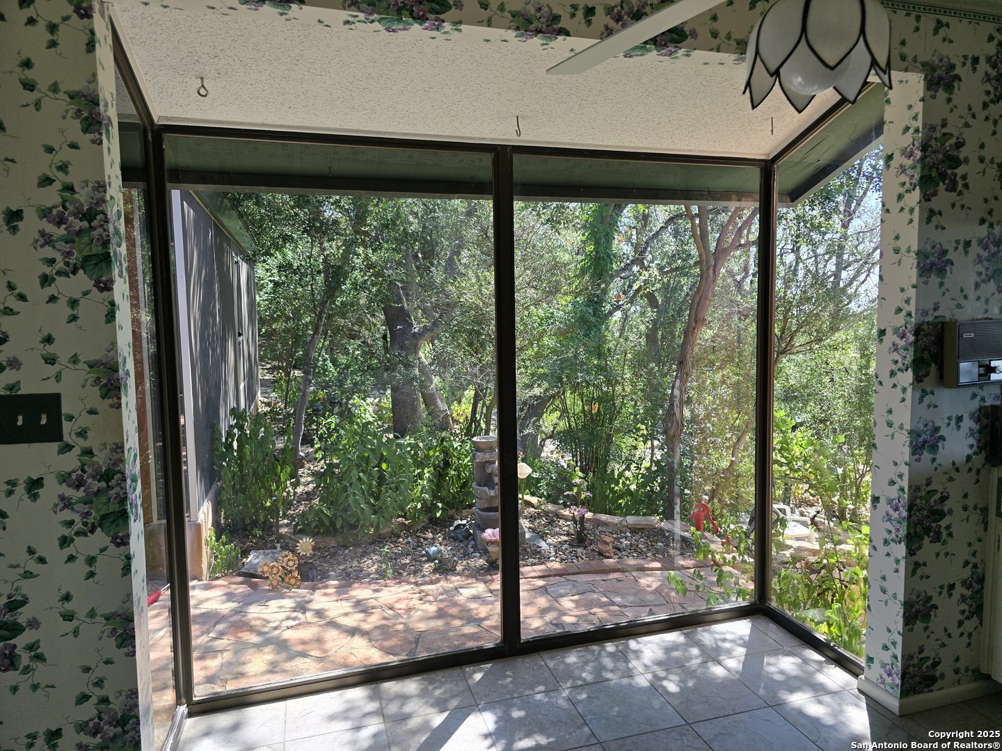 9840 Tower View