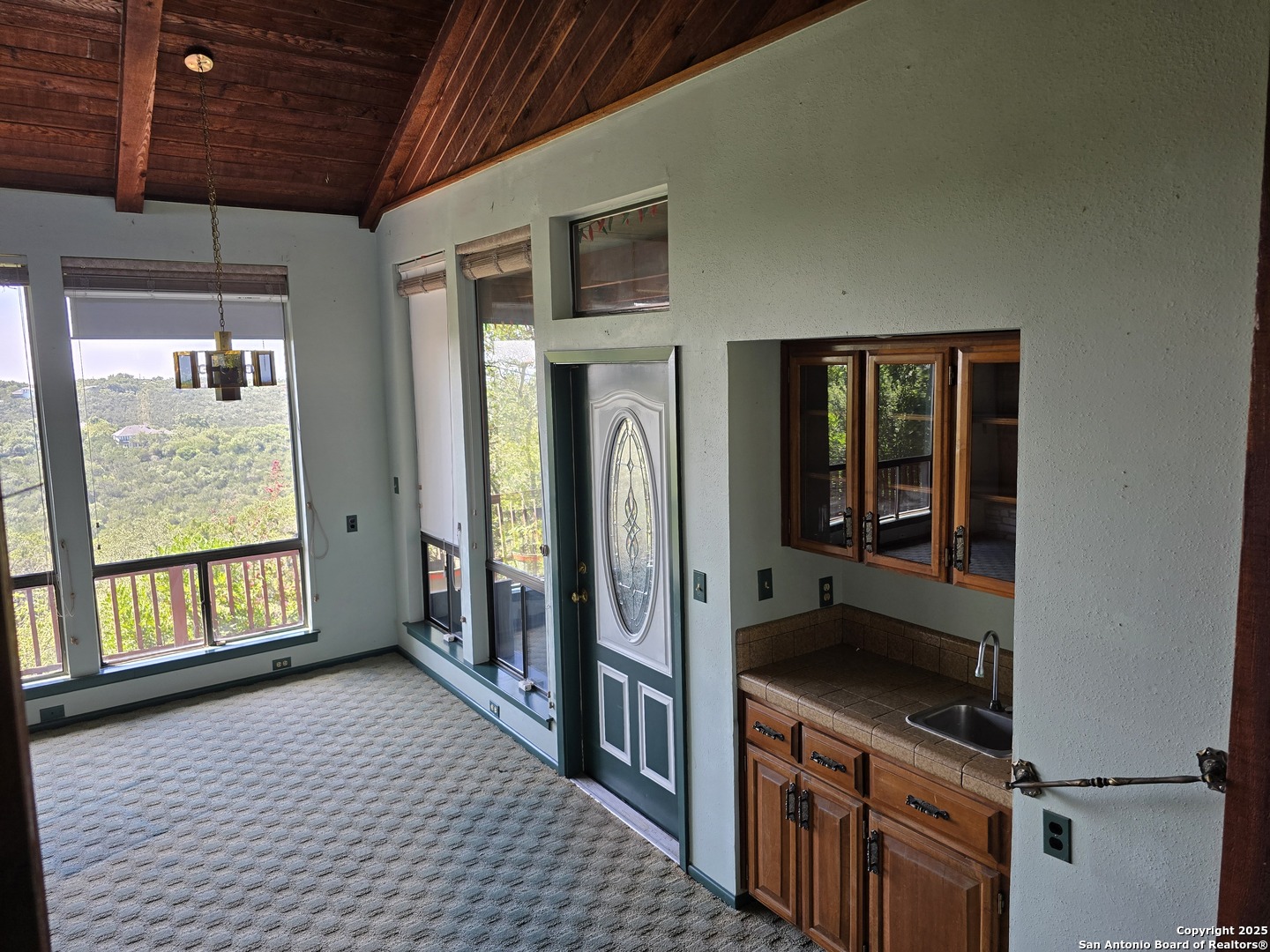 9840 Tower View