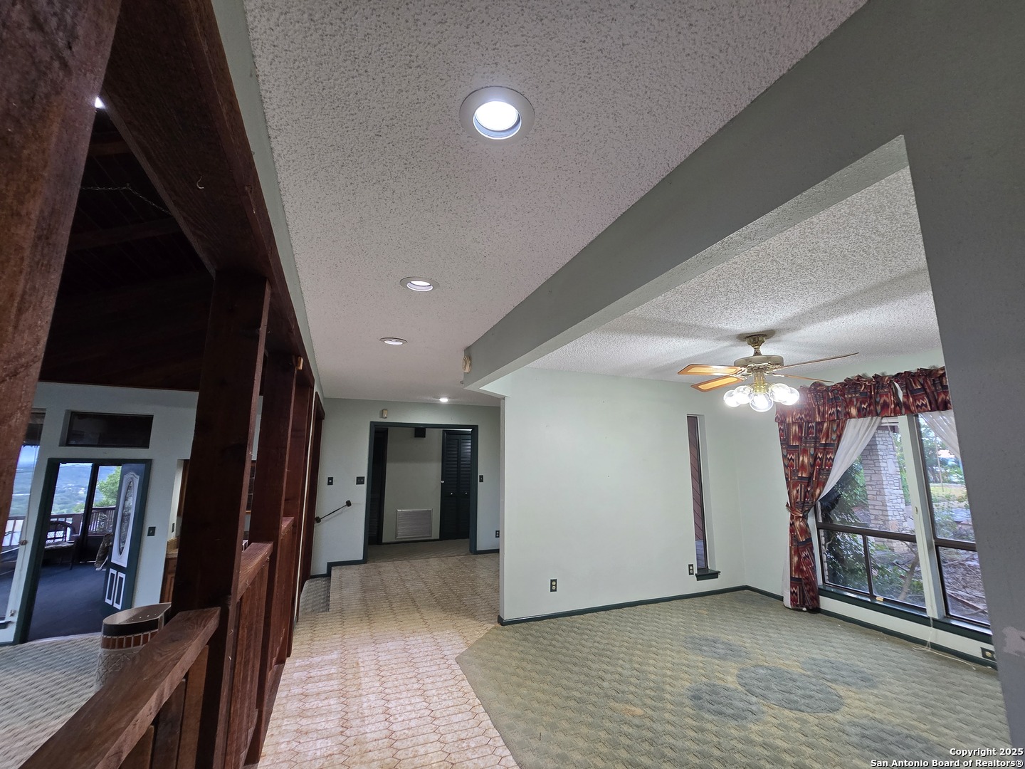 9840 Tower View