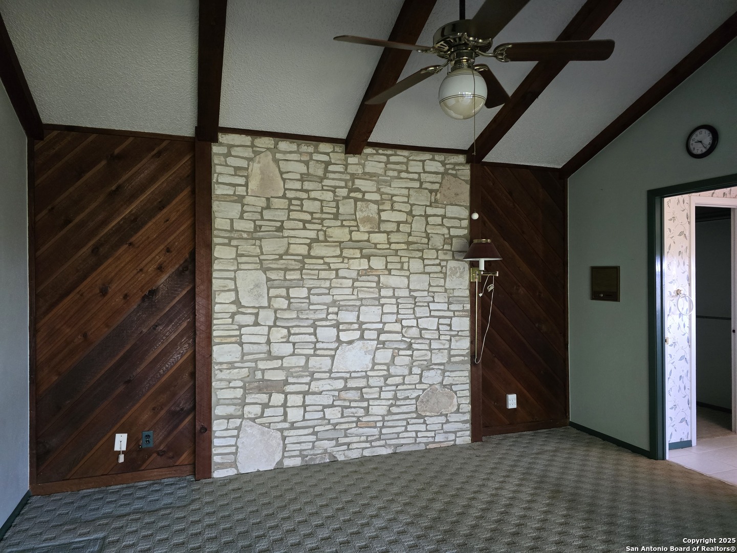 9840 Tower View
