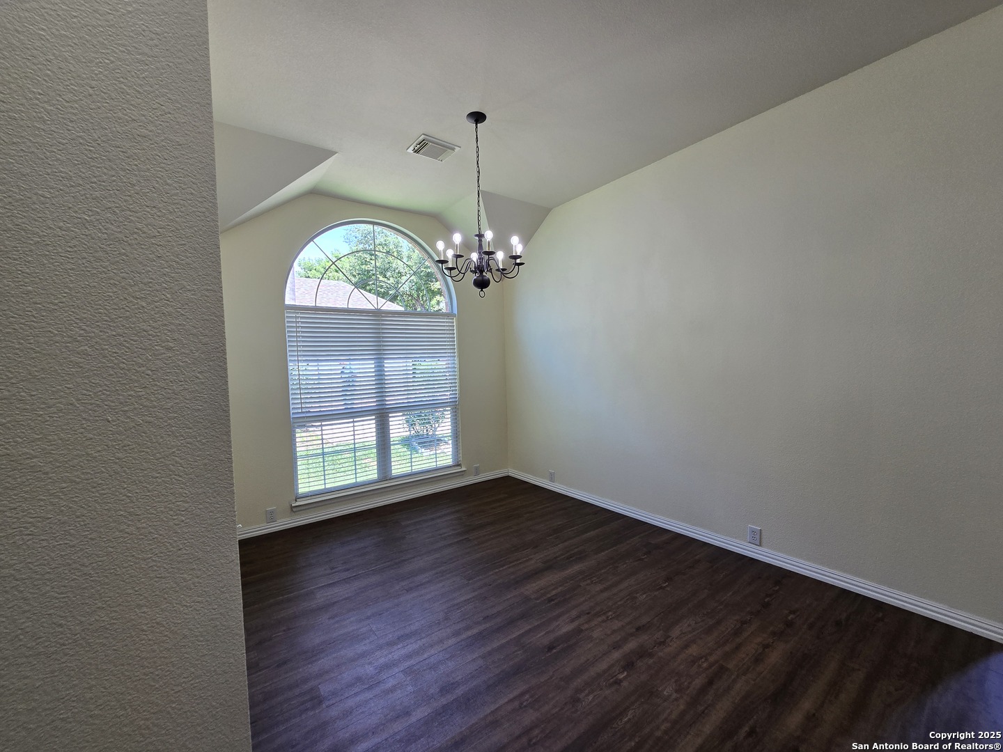10506 Canyon River