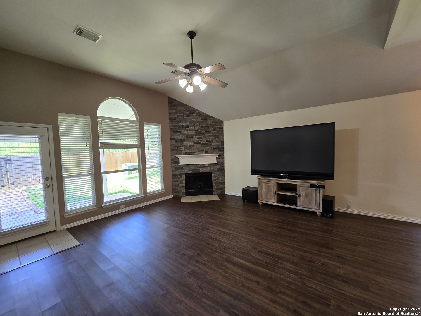 10506 Canyon River