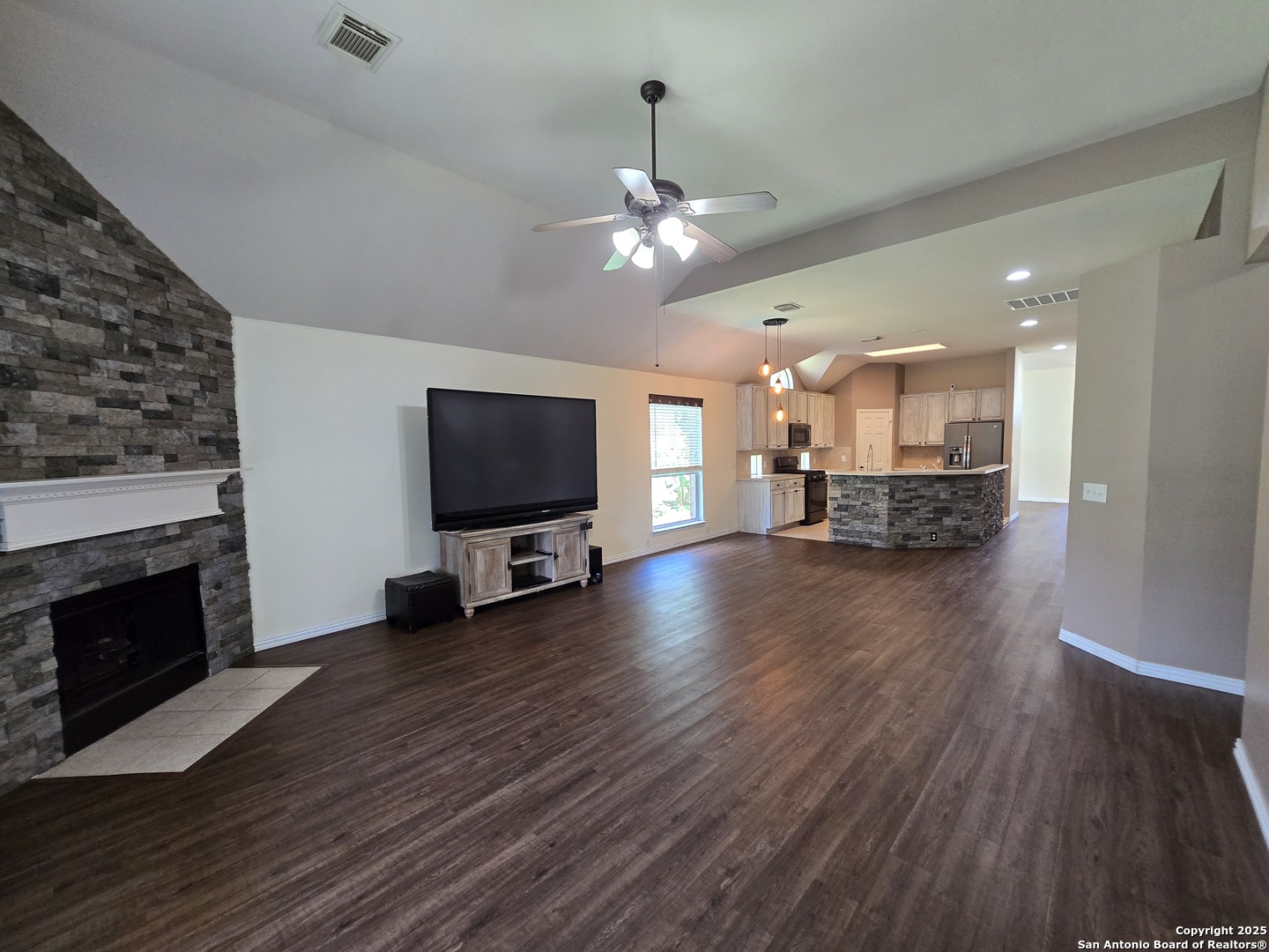 10506 Canyon River