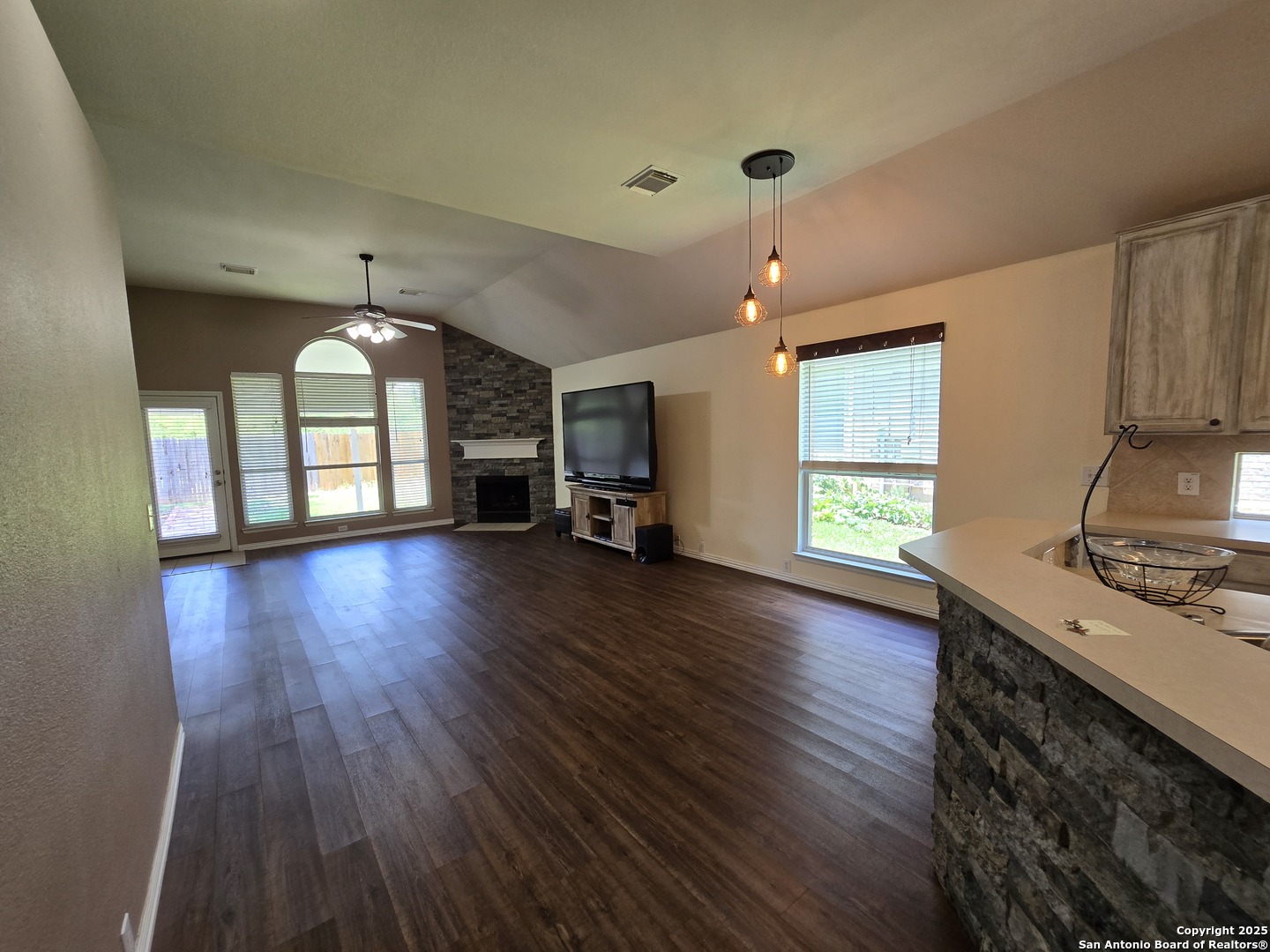 10506 Canyon River