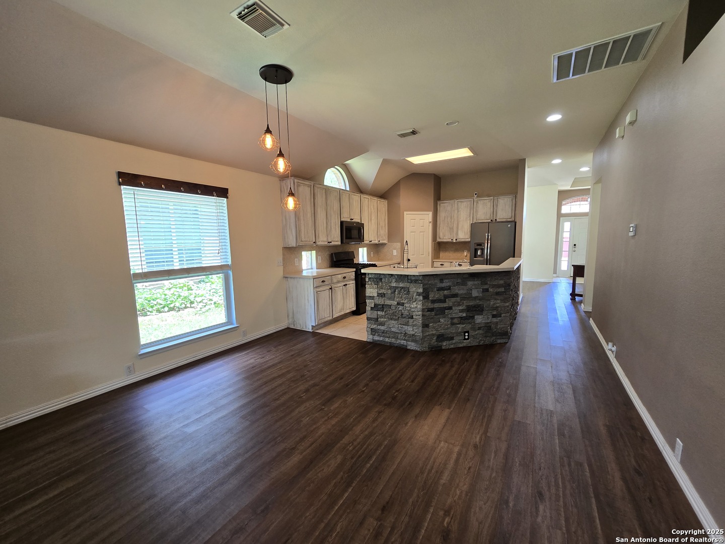 10506 Canyon River
