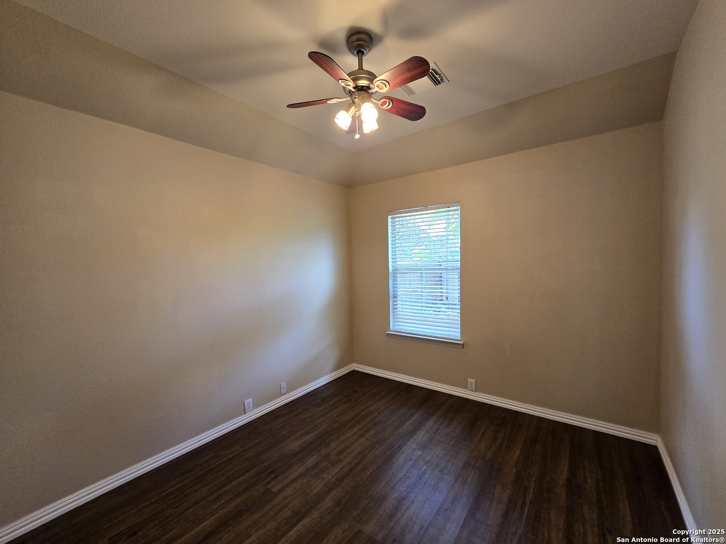 10506 Canyon River