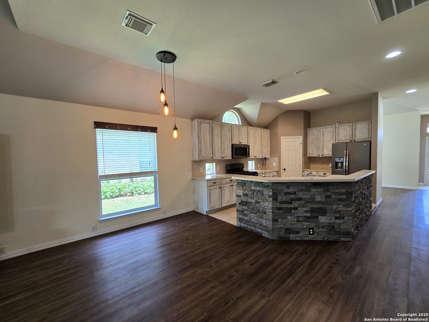 10506 Canyon River
