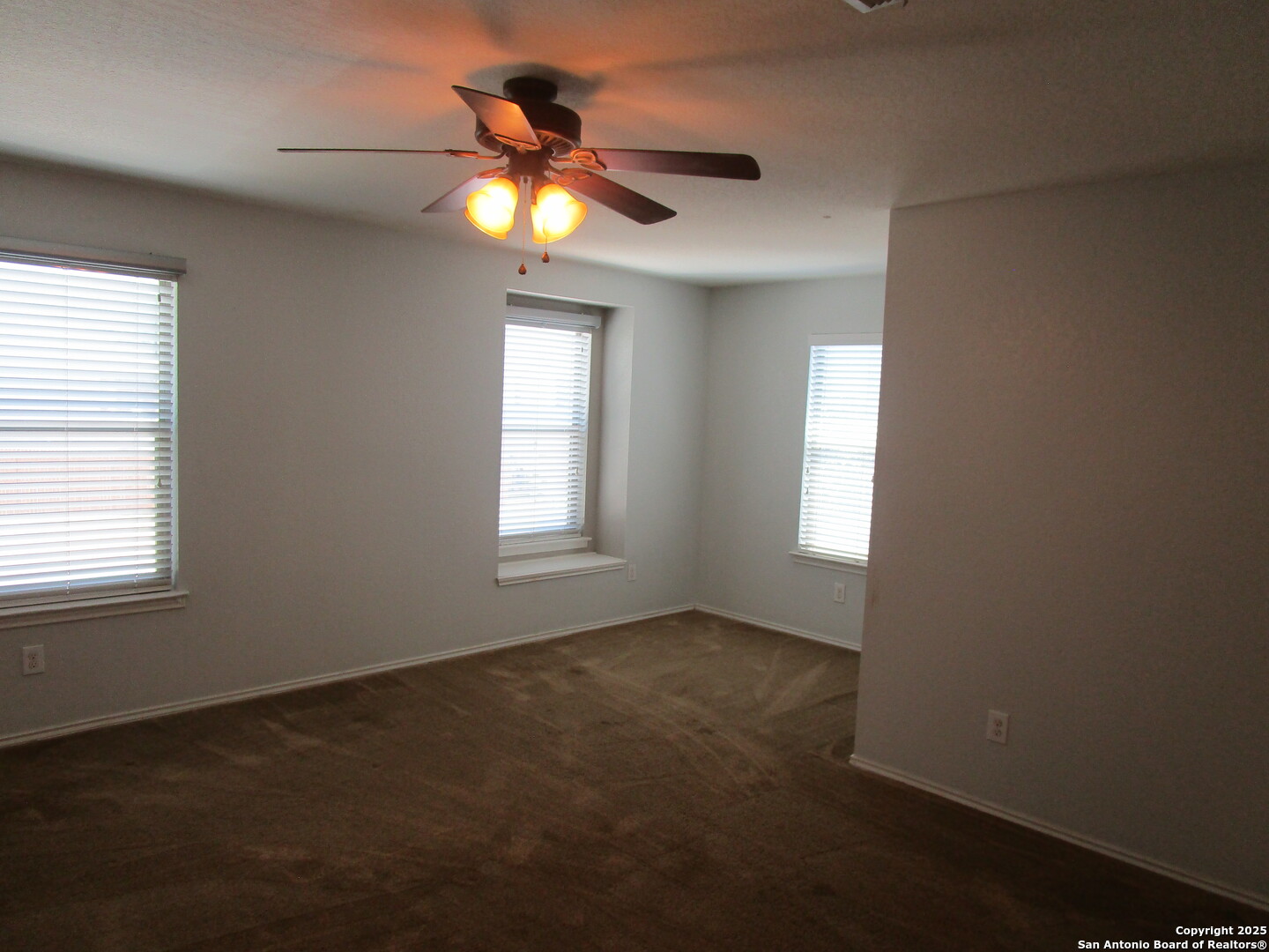 1011 Sundance