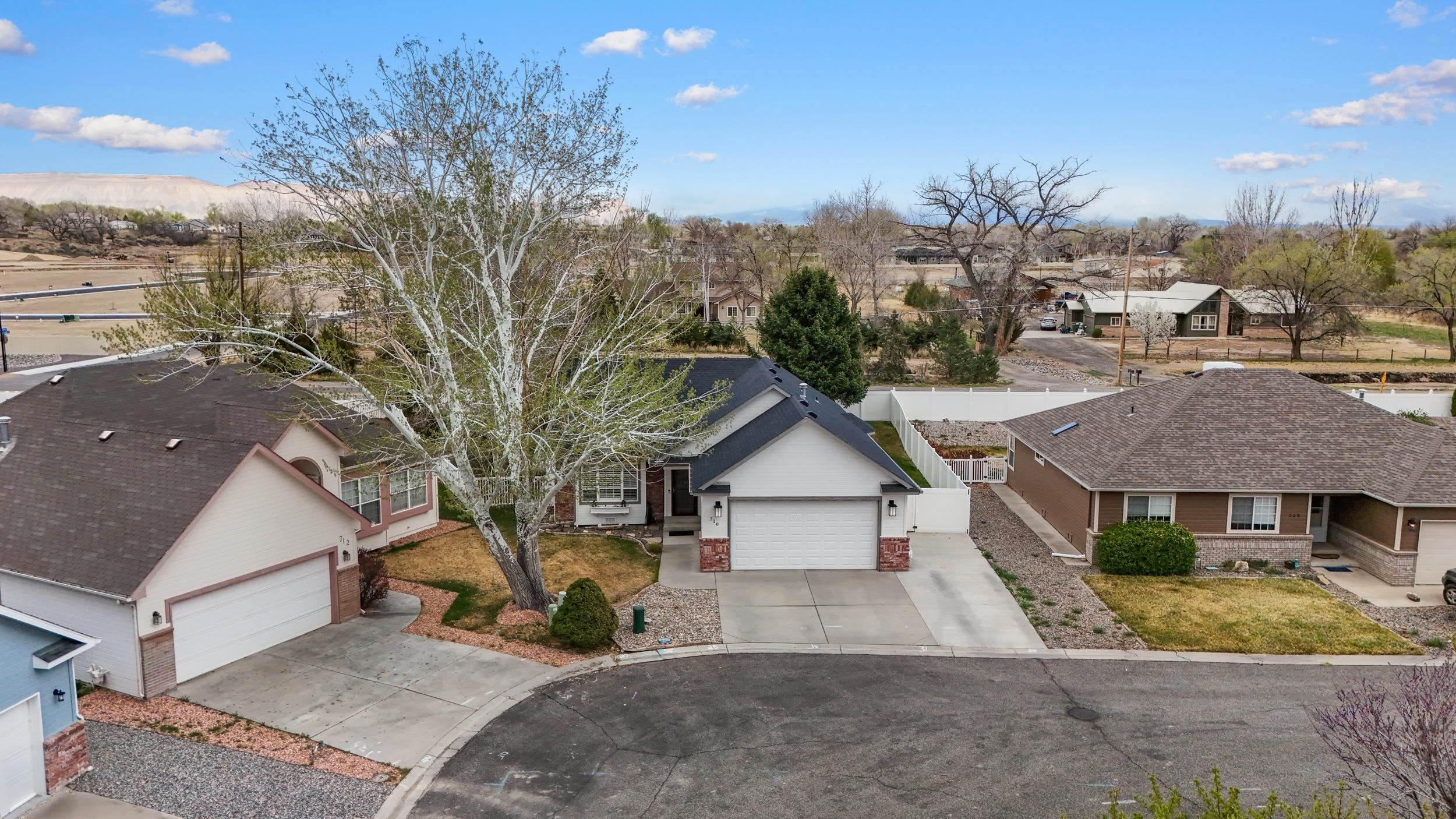 710 E Harbor Circle