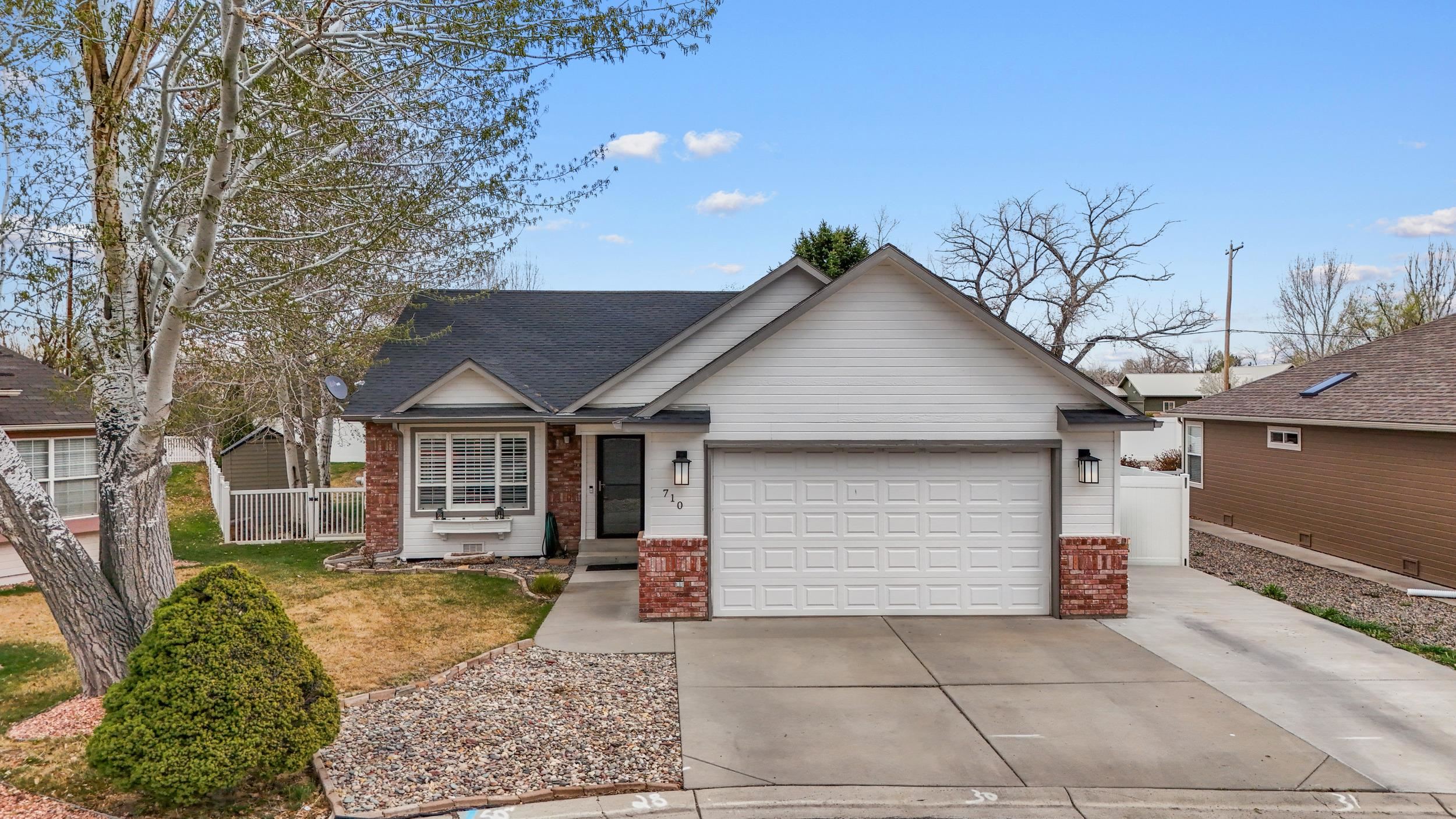 710 E Harbor Circle