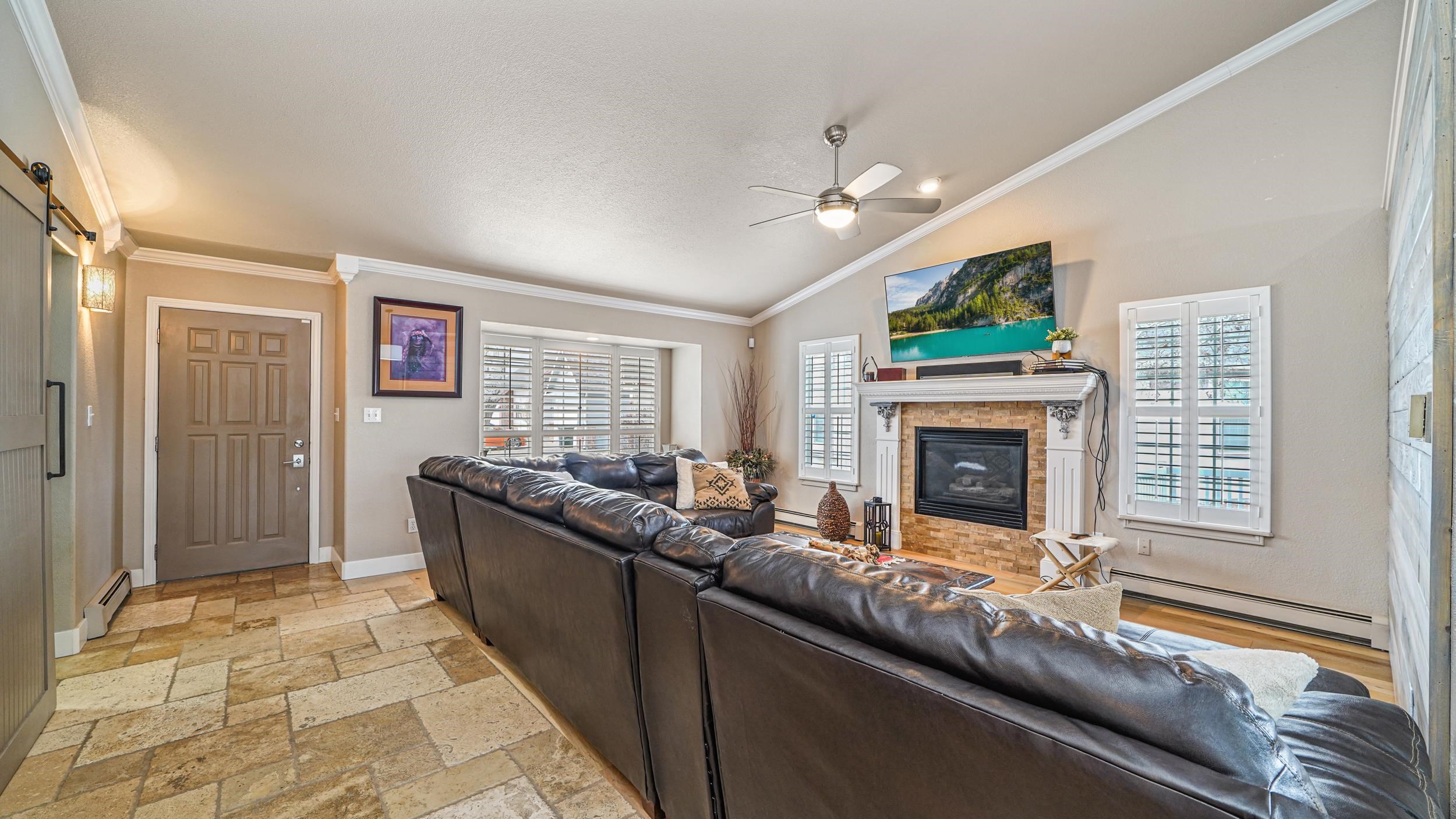 710 E Harbor Circle