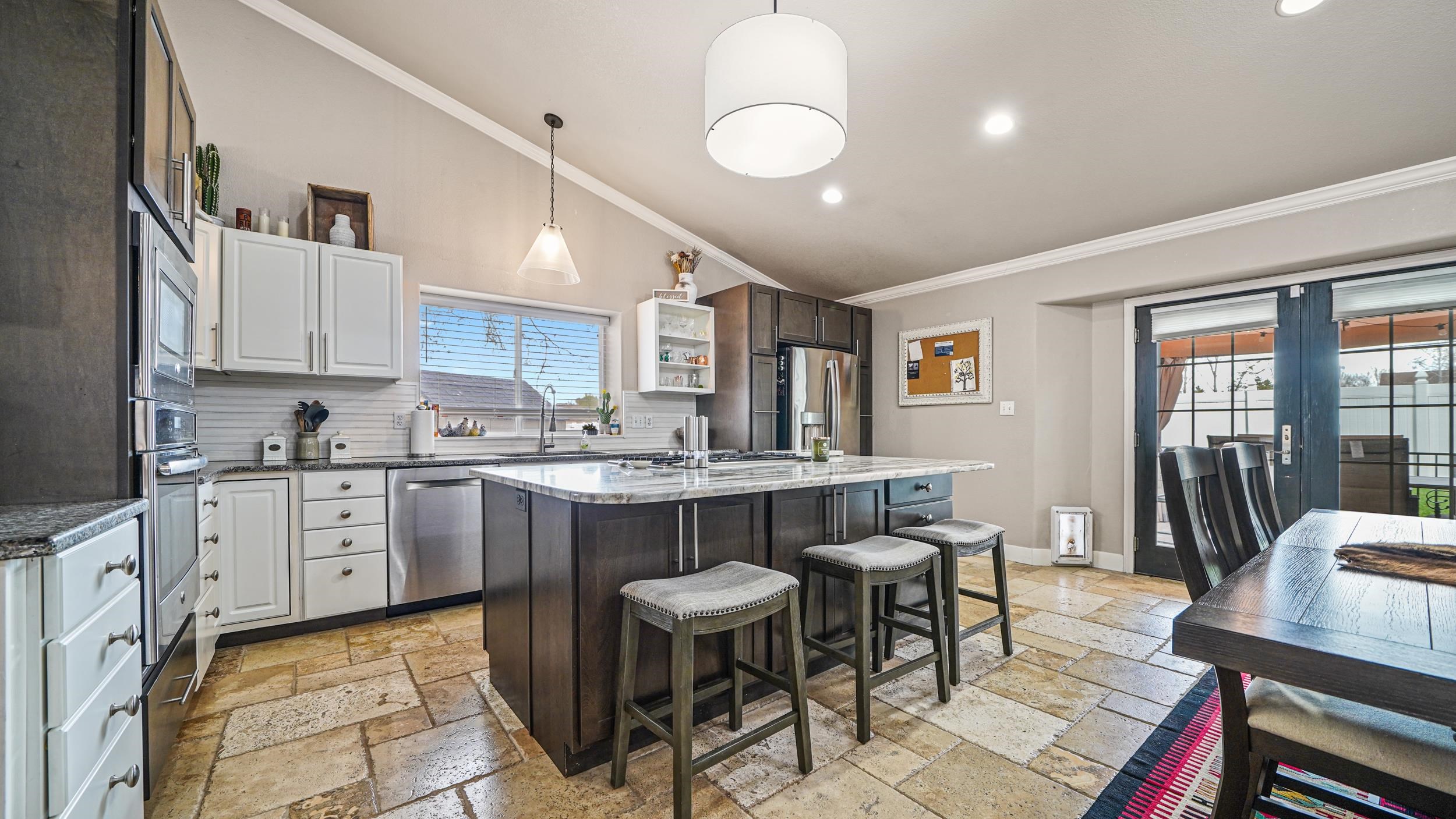 710 E Harbor Circle