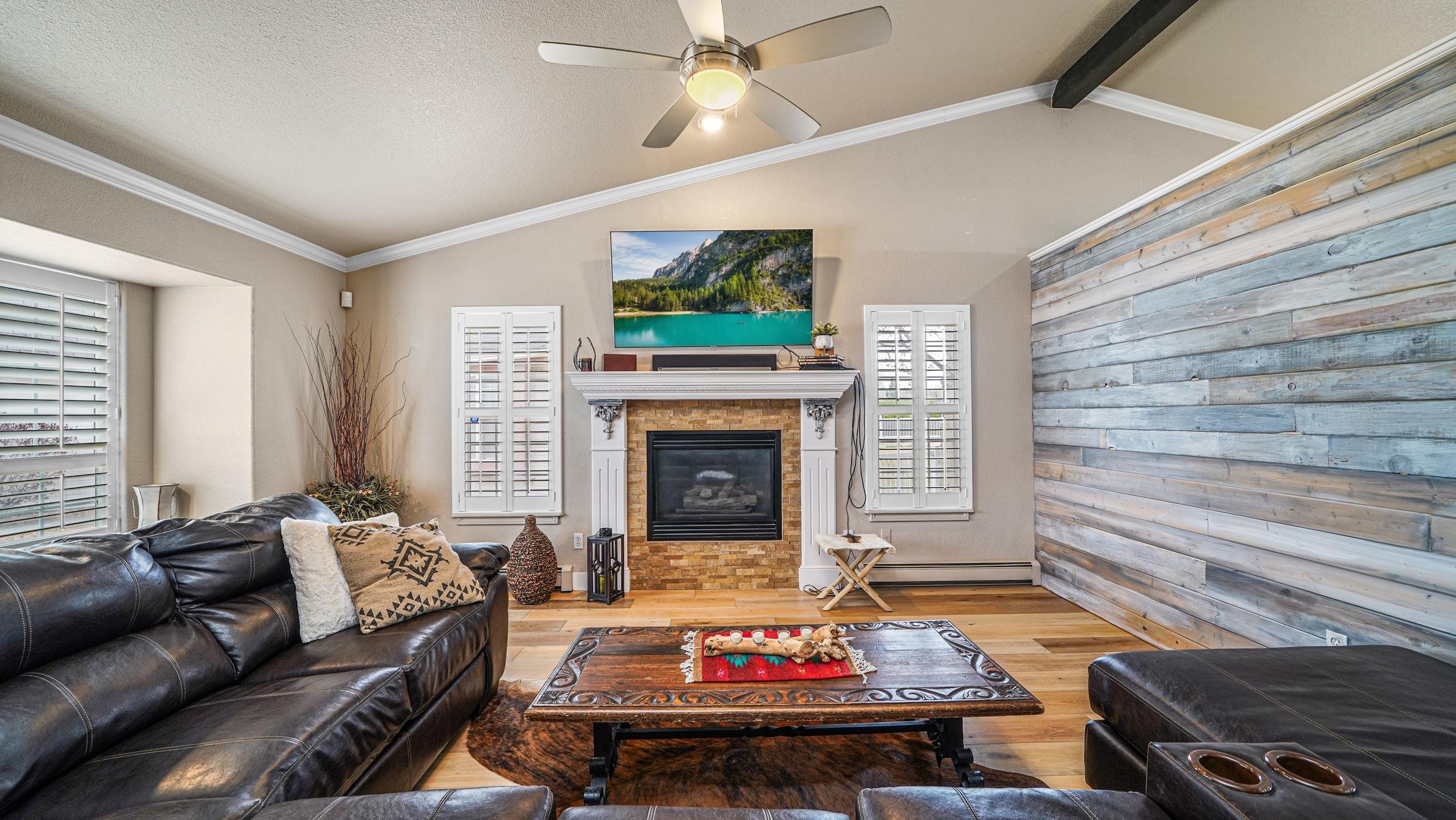 710 E Harbor Circle