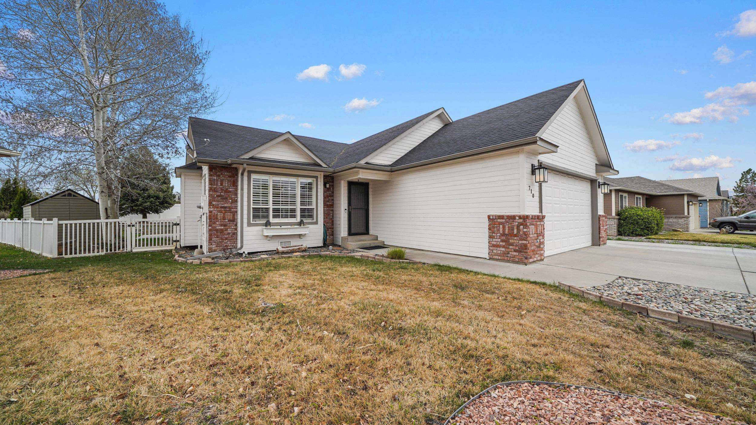 710 E Harbor Circle