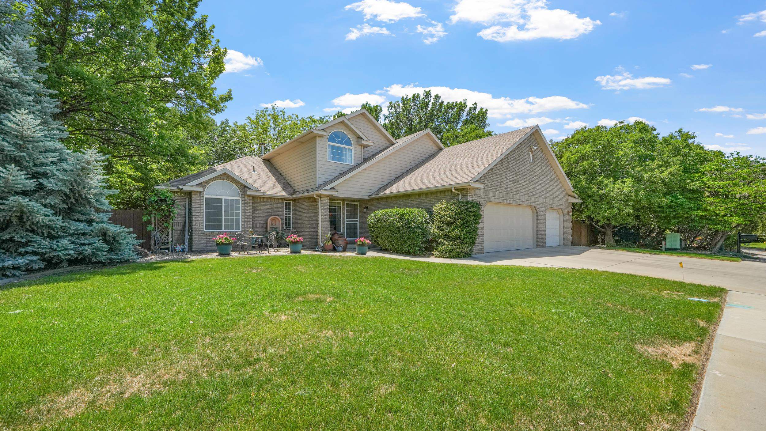 2545 Moonridge Drive