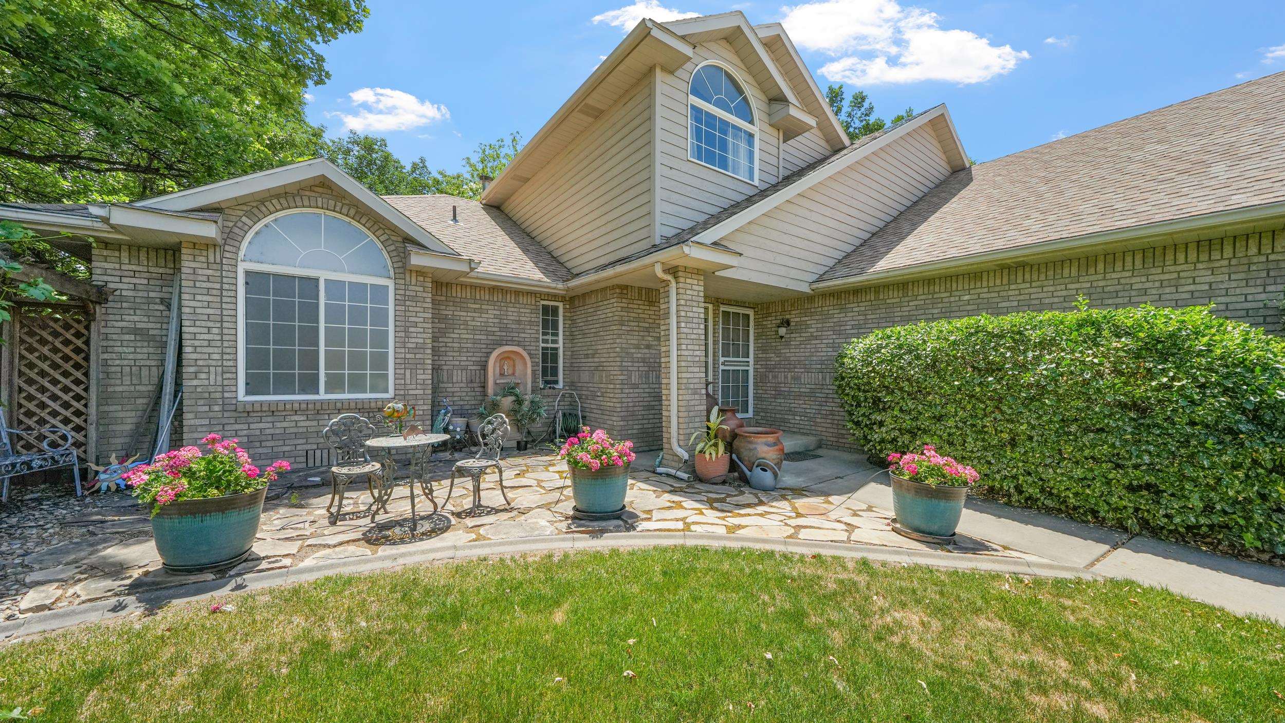 2545 Moonridge Drive