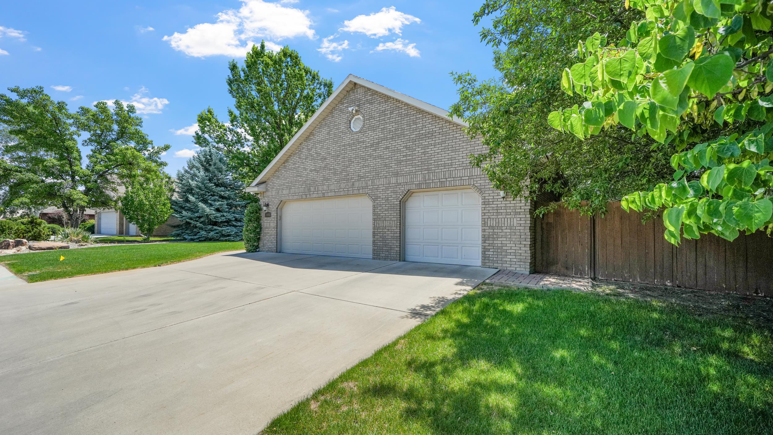 2545 Moonridge Drive