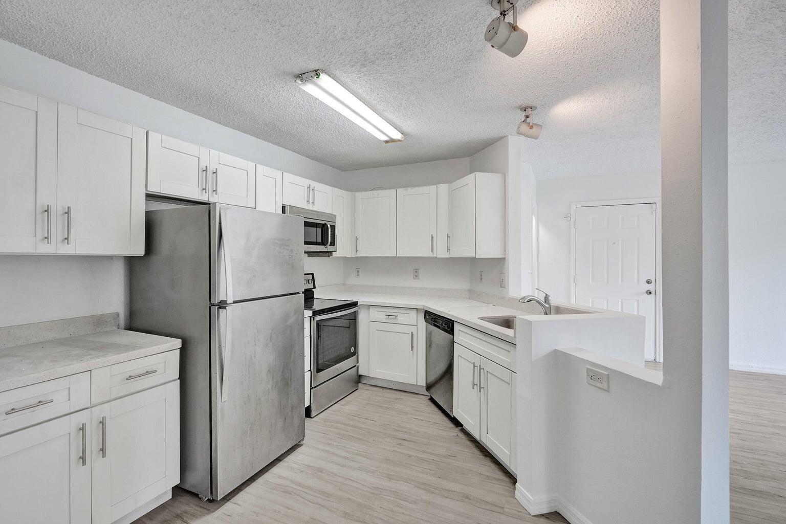 4015 W McNab Road D204