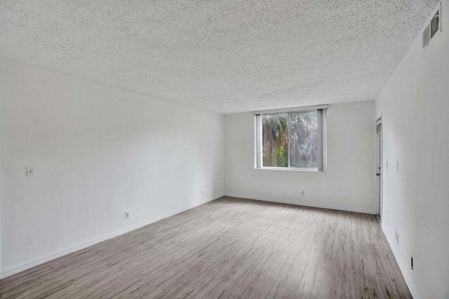 4015 W McNab Road D204