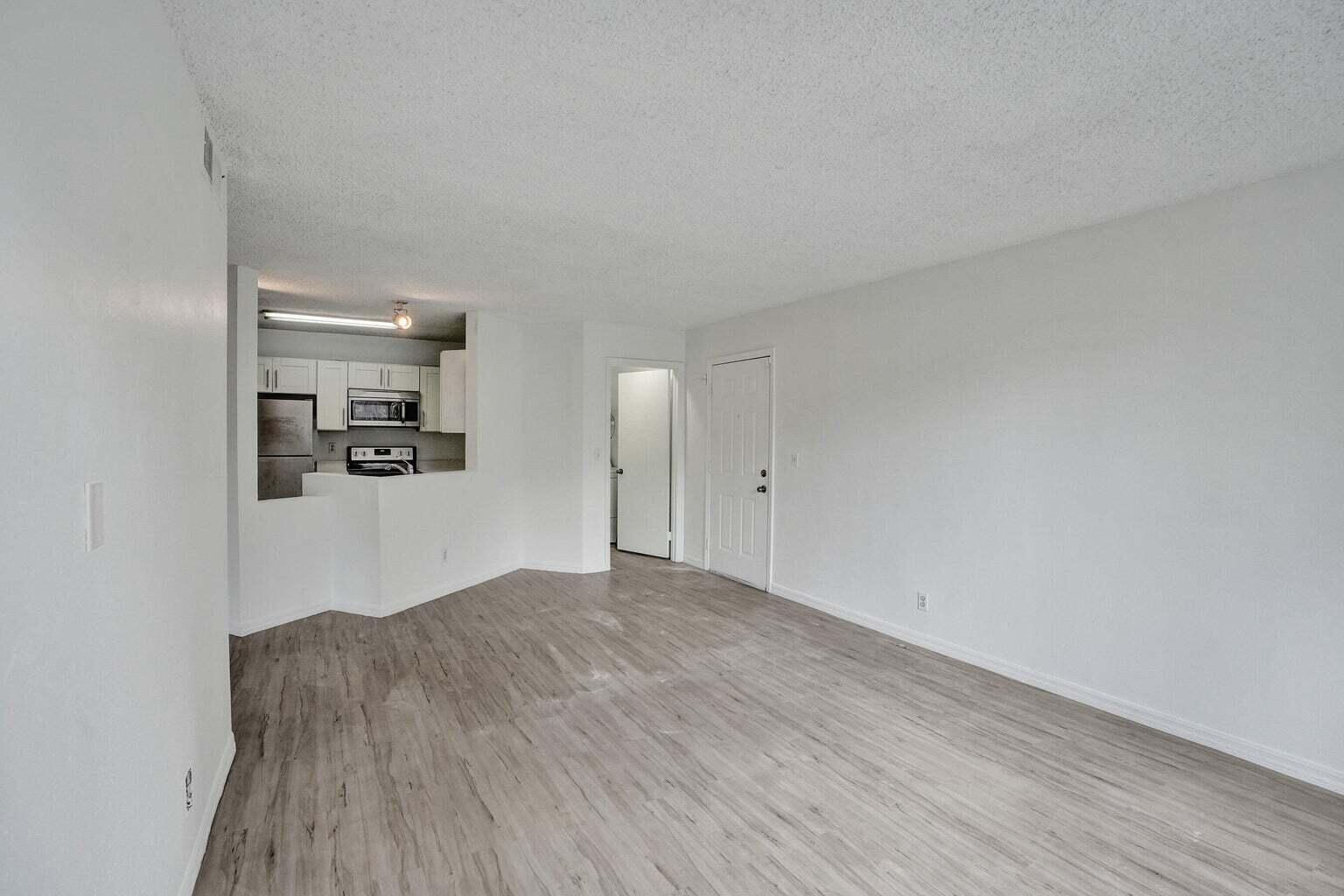 4015 W McNab Road D204