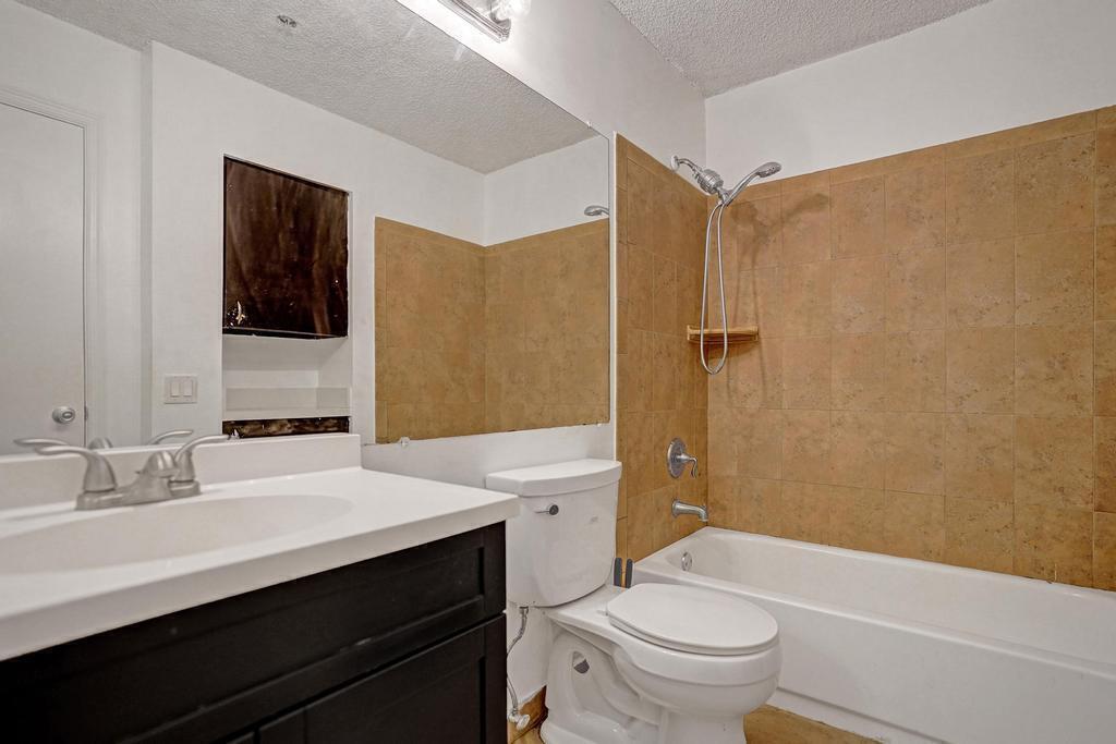 2301 N Congress Avenue 27