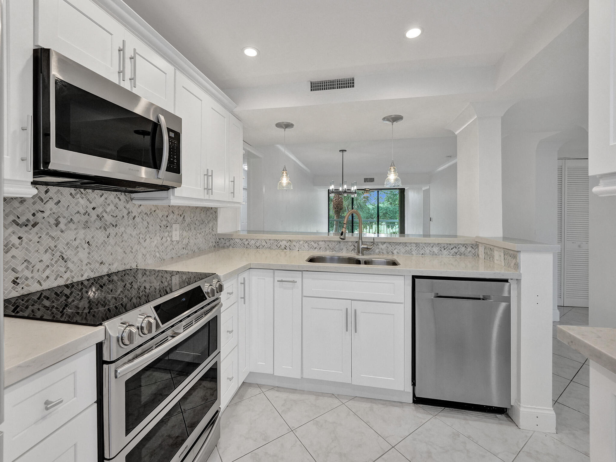 6169 BALBOA Circle 306