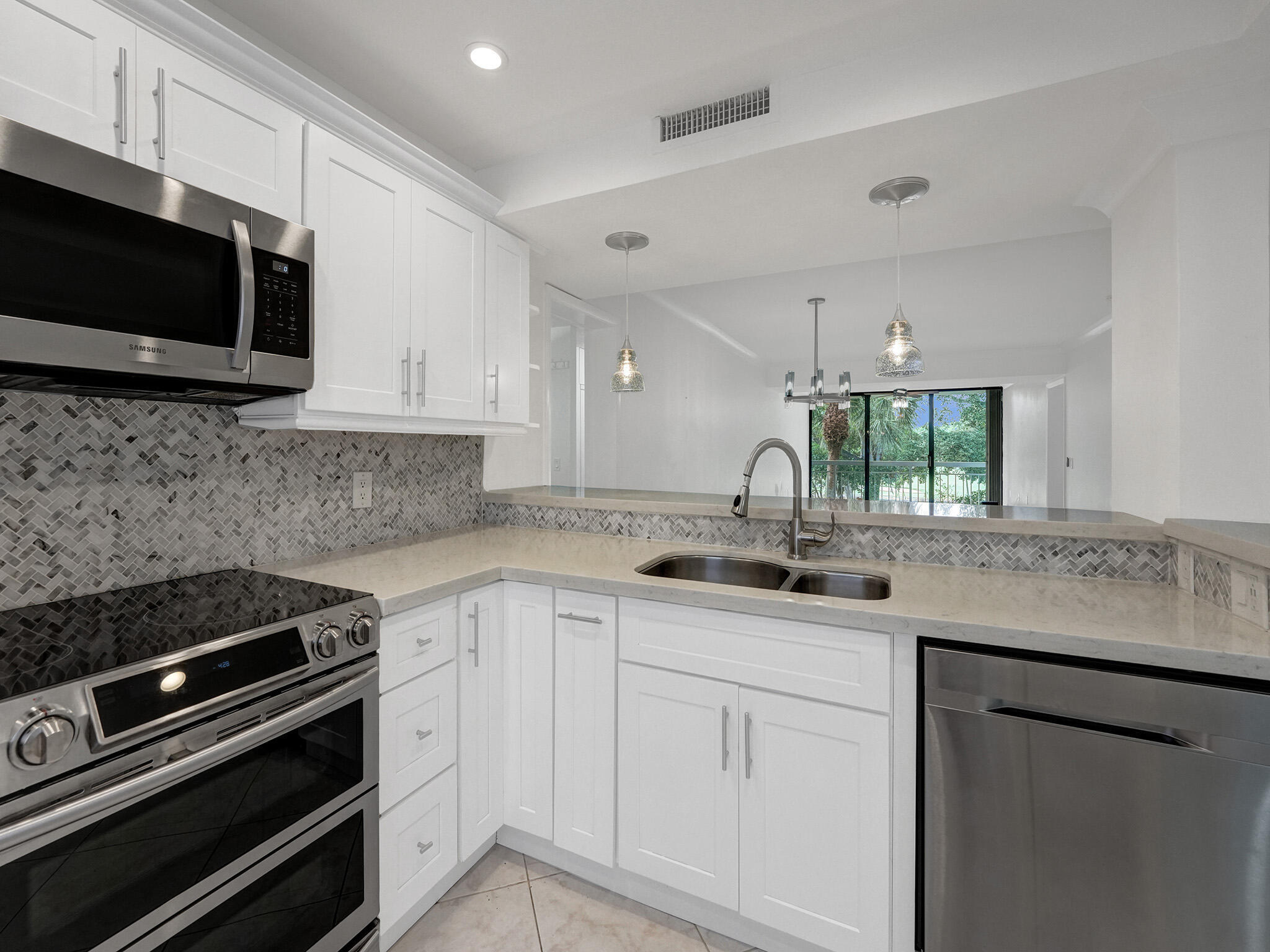 6169 BALBOA Circle 306