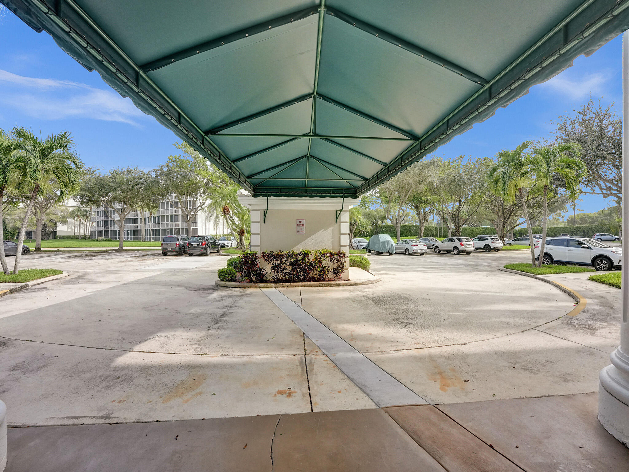 6169 BALBOA Circle 306